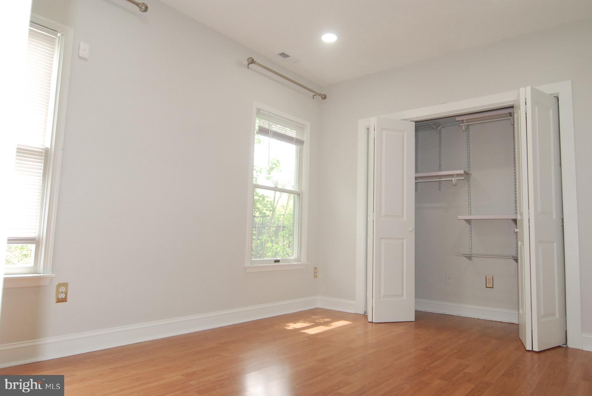 LAKEVIEW ESTS - Residential