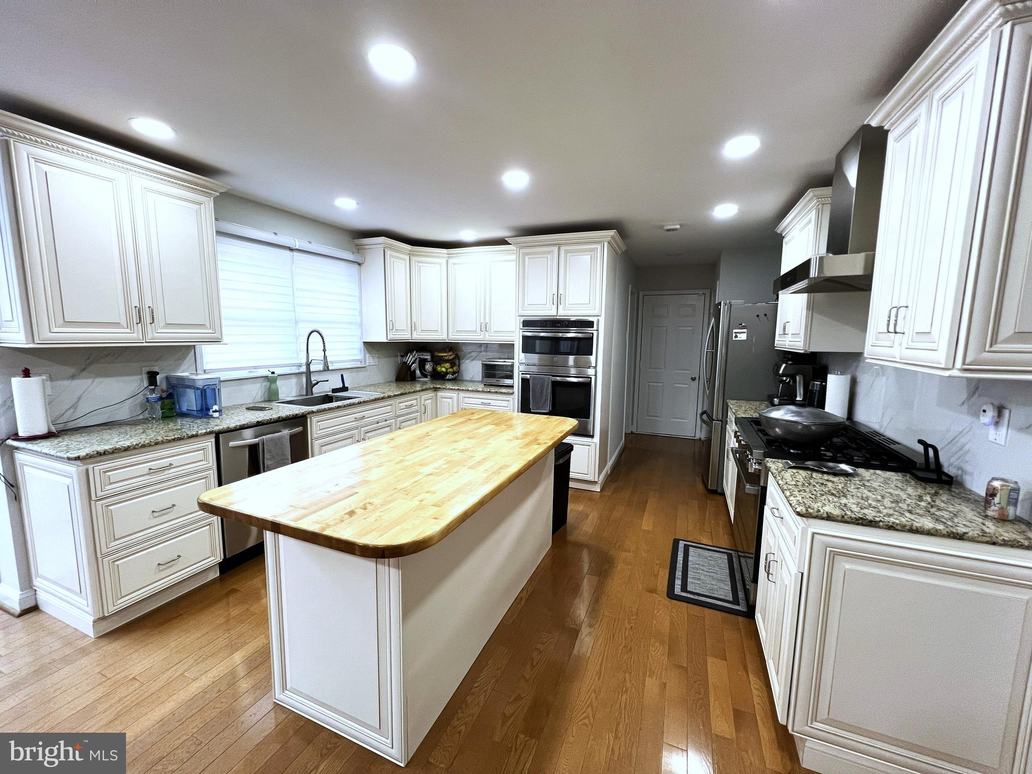 LAKEVIEW ESTS - Residential