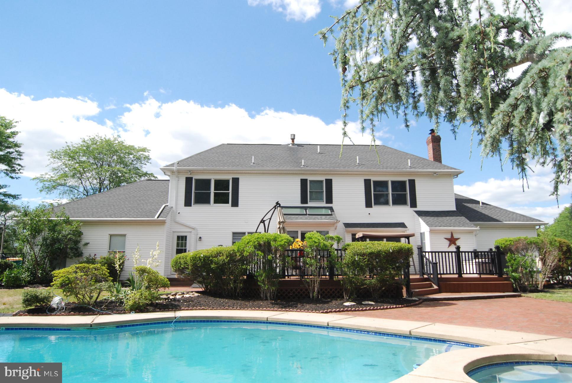 LAKEVIEW ESTS - Residential
