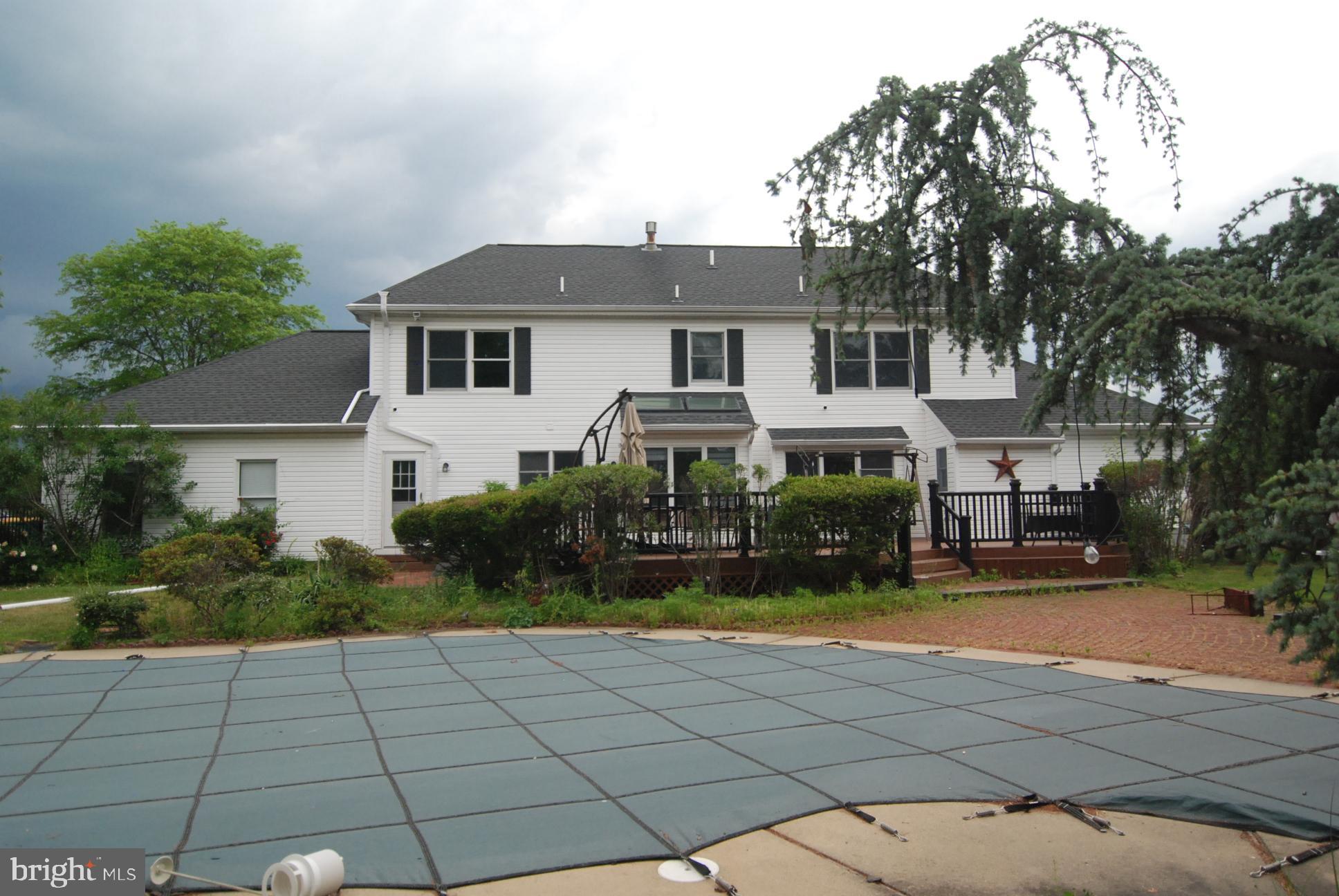 LAKEVIEW ESTS - Residential