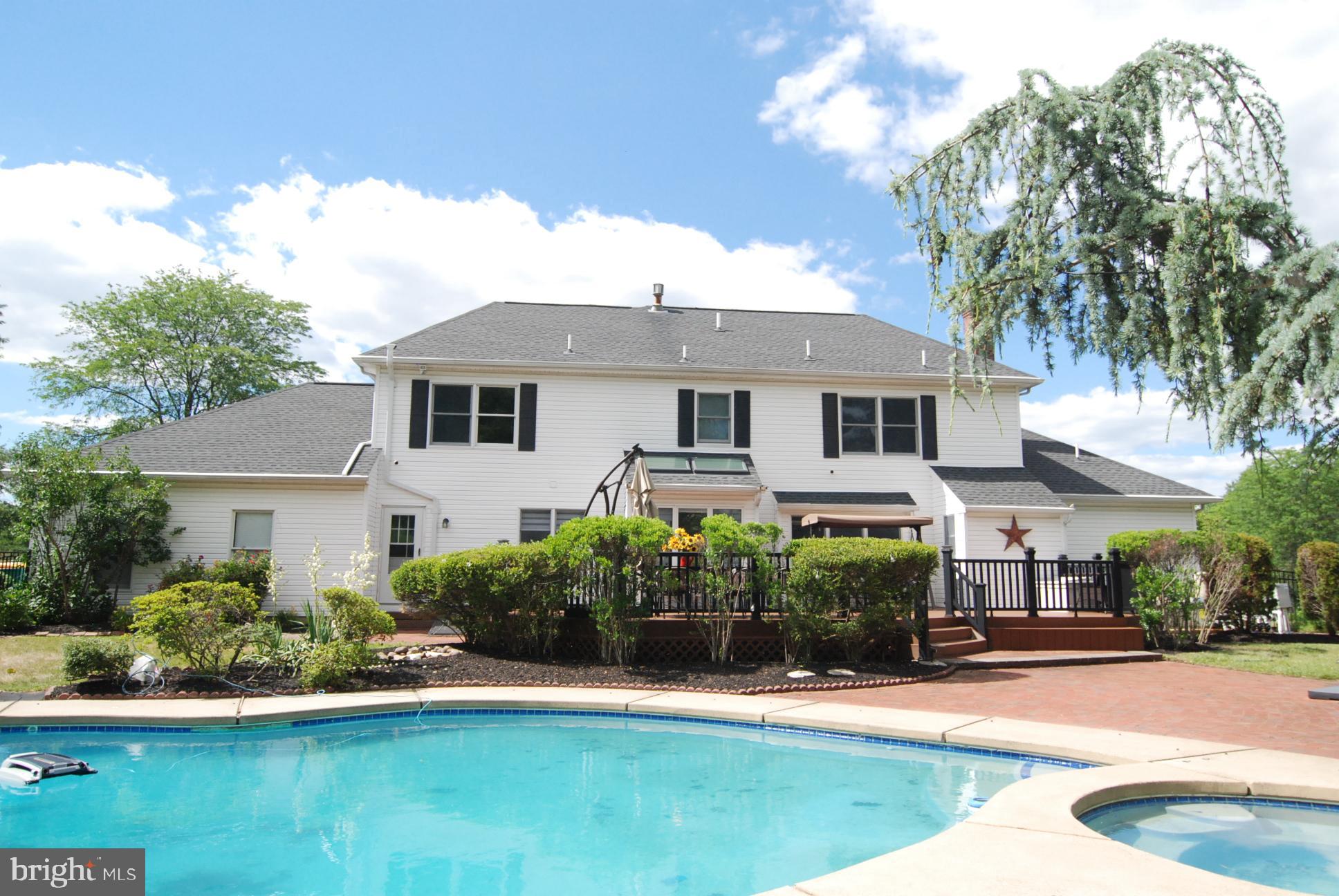 LAKEVIEW ESTS - Residential
