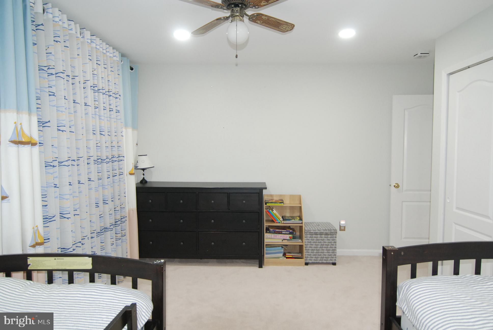 LAKEVIEW ESTS - Residential