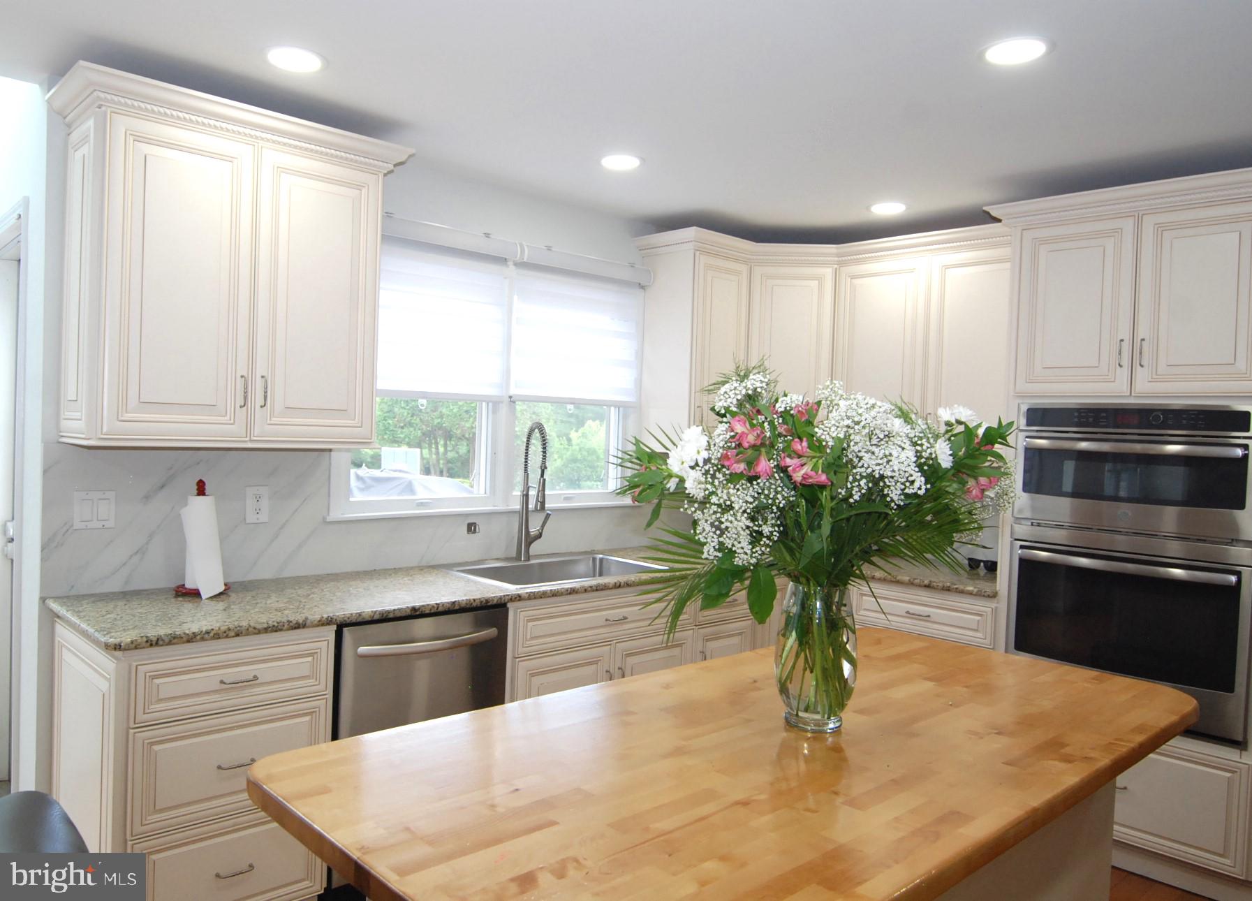 LAKEVIEW ESTS - Residential