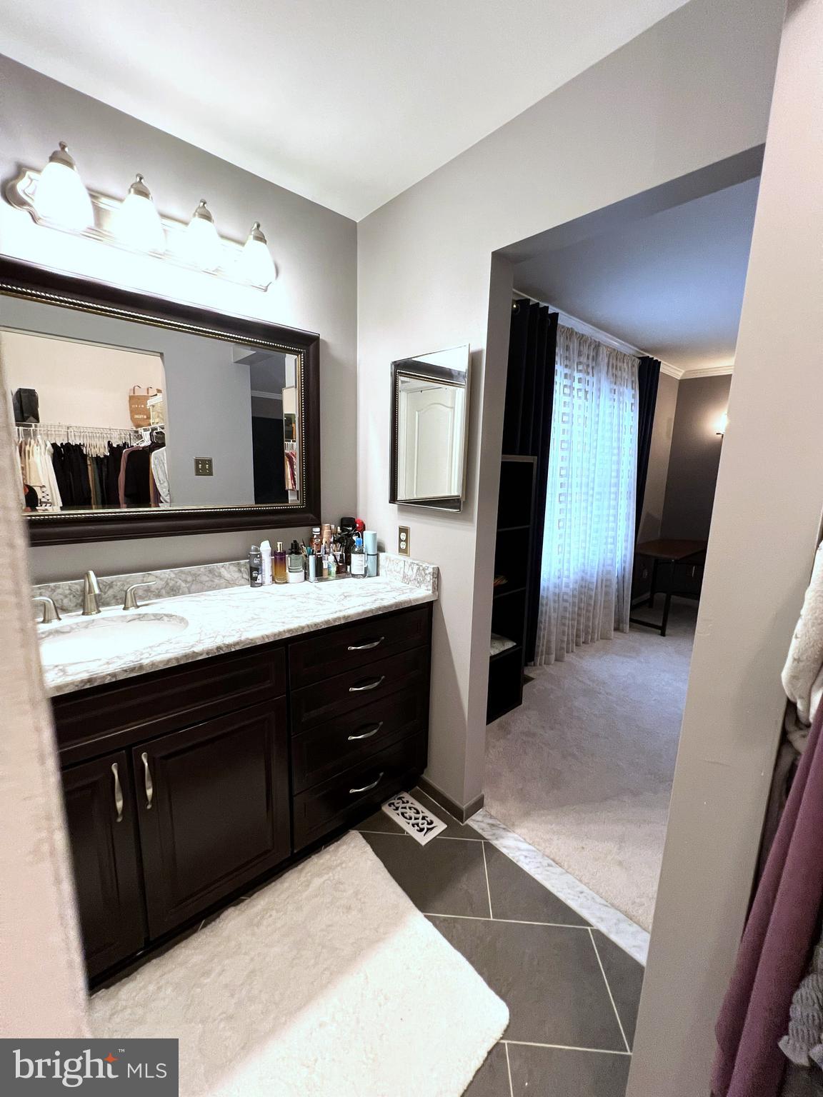 LAKEVIEW ESTS - Residential