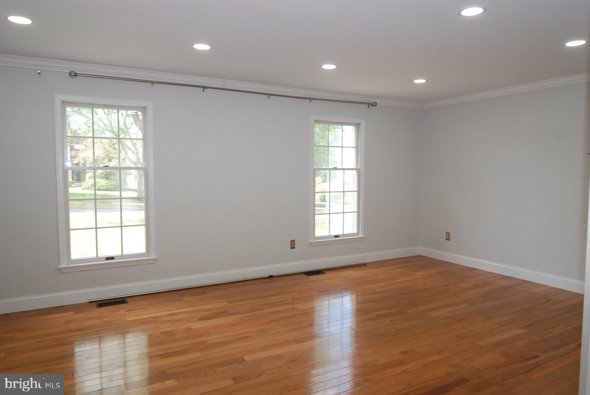 LAKEVIEW ESTS - Residential