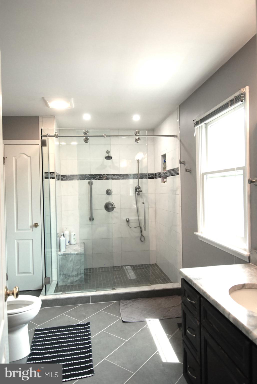 LAKEVIEW ESTS - Residential