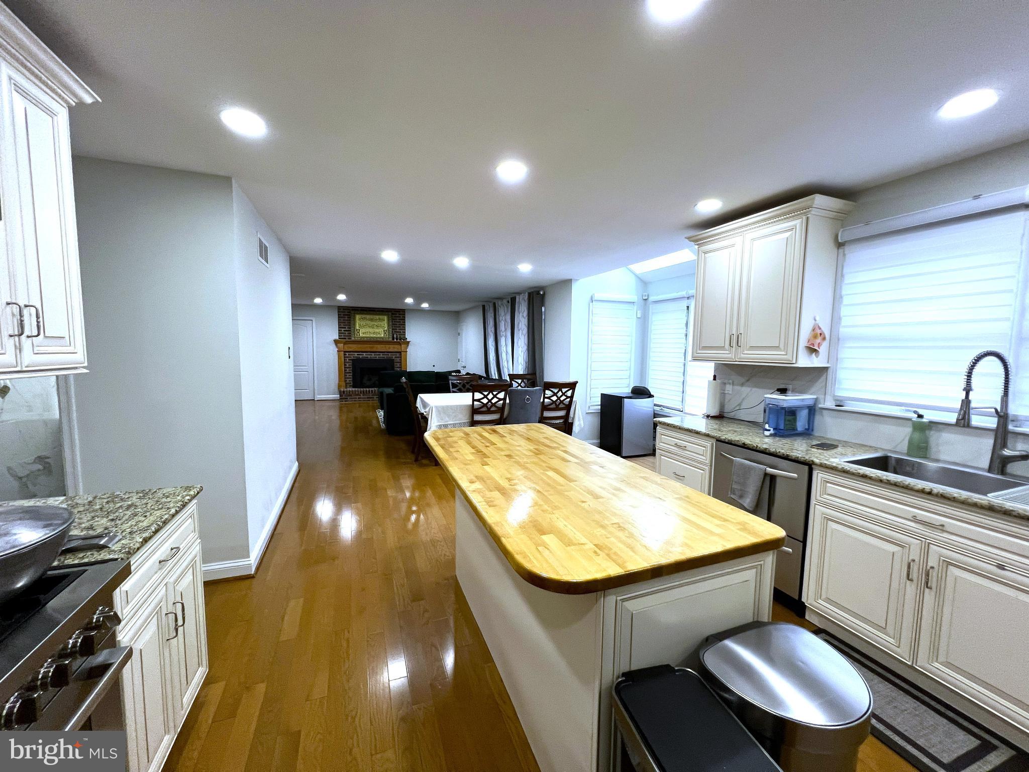 LAKEVIEW ESTS - Residential