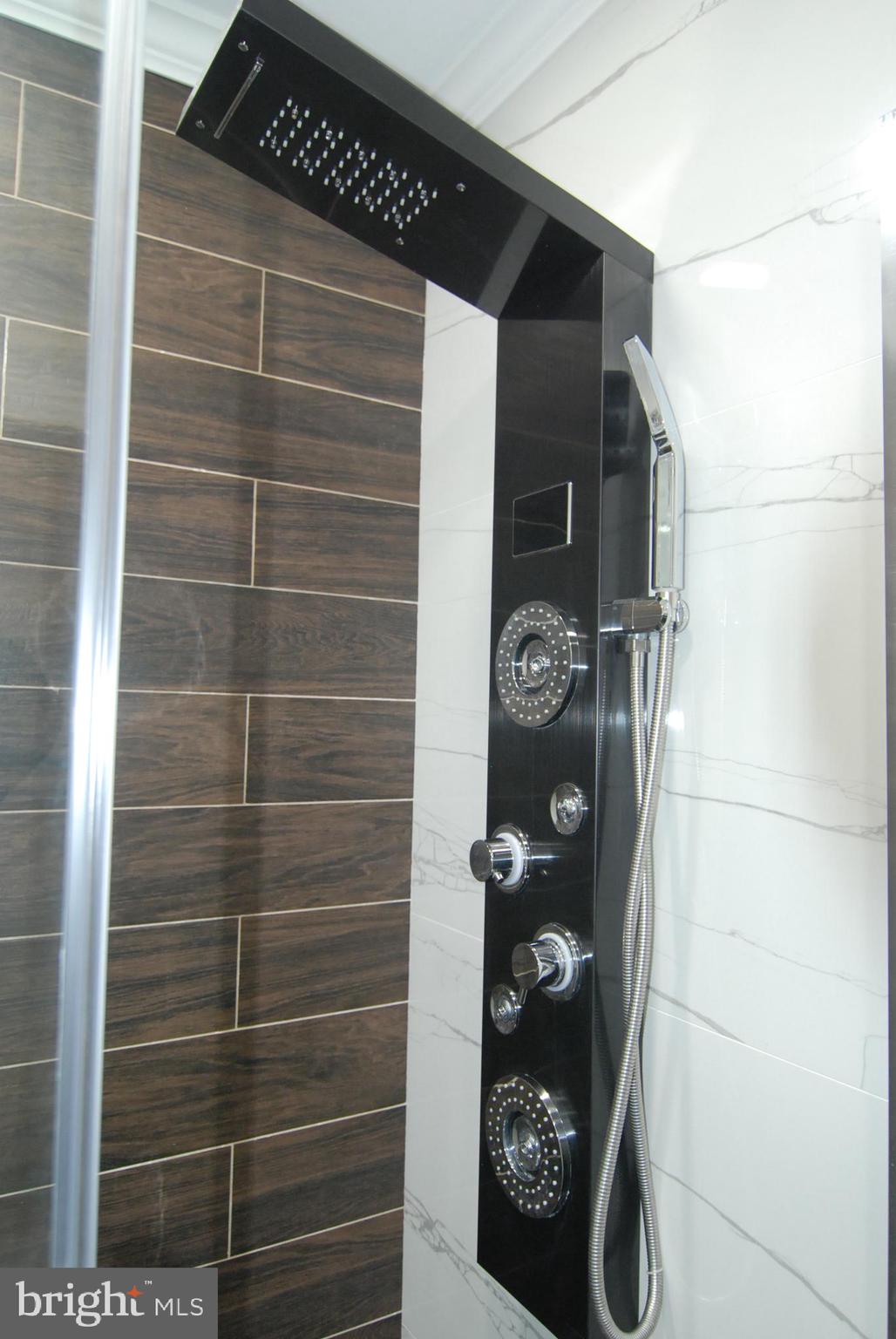 LAKEVIEW ESTS - Residential
