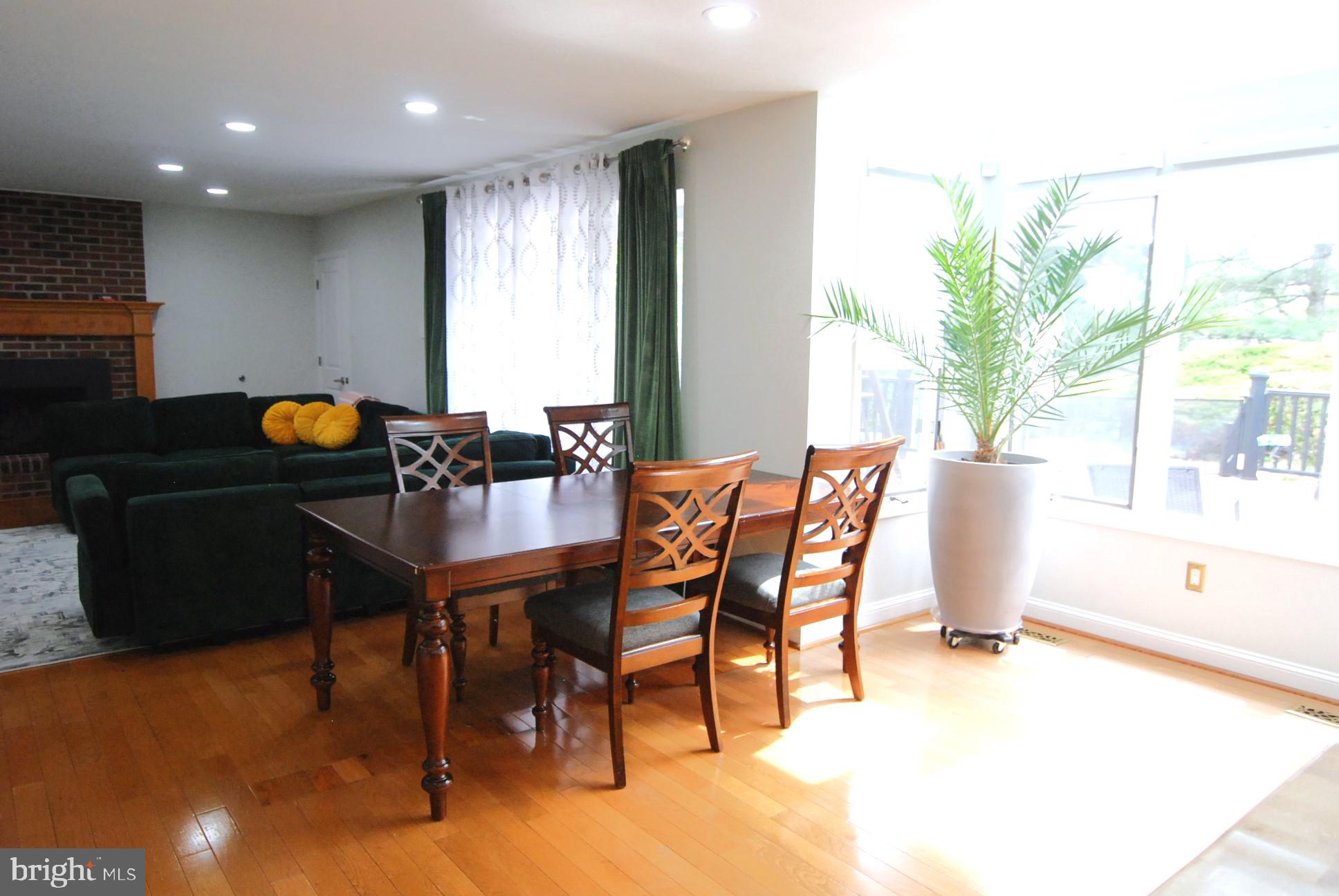 LAKEVIEW ESTS - Residential