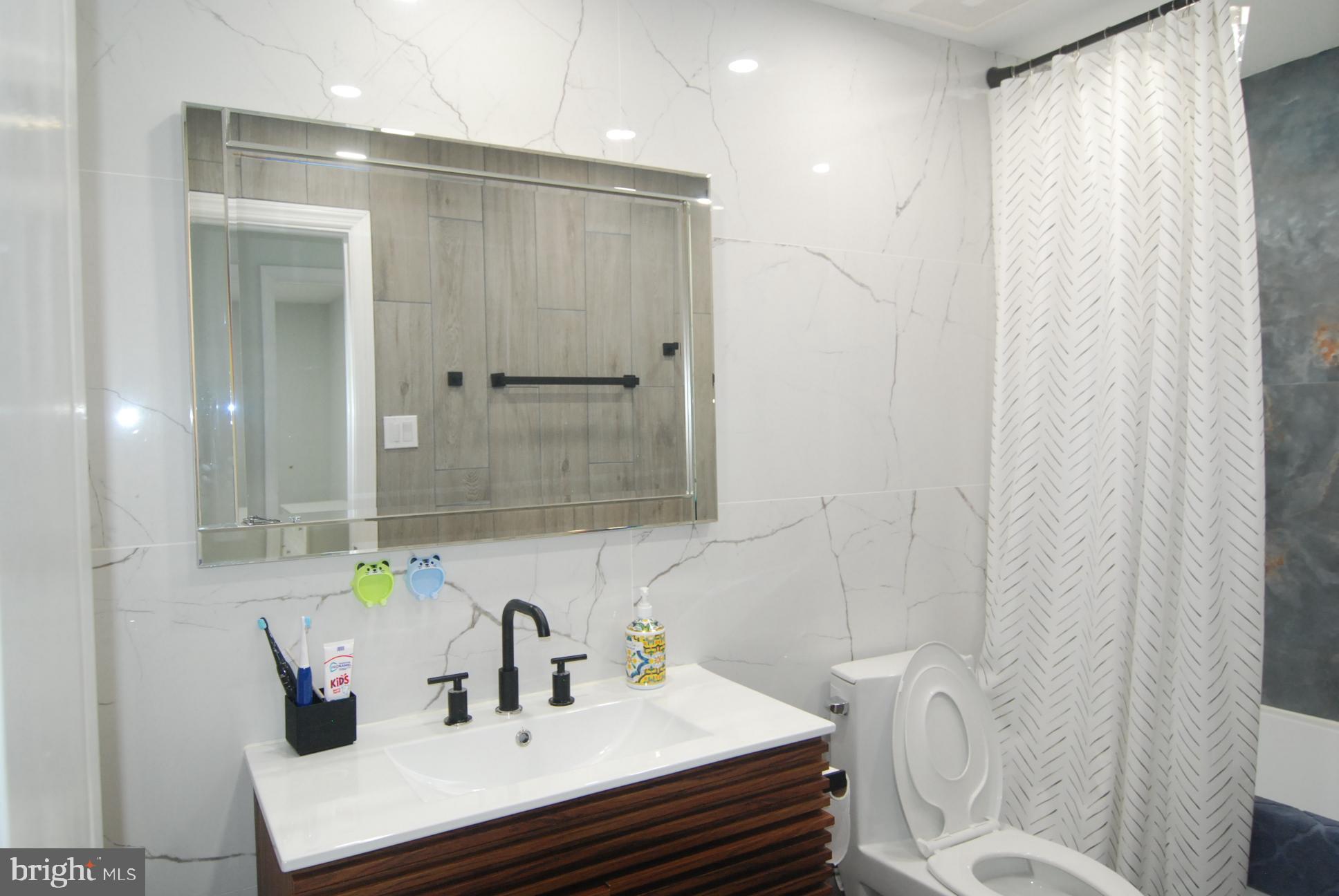 LAKEVIEW ESTS - Residential