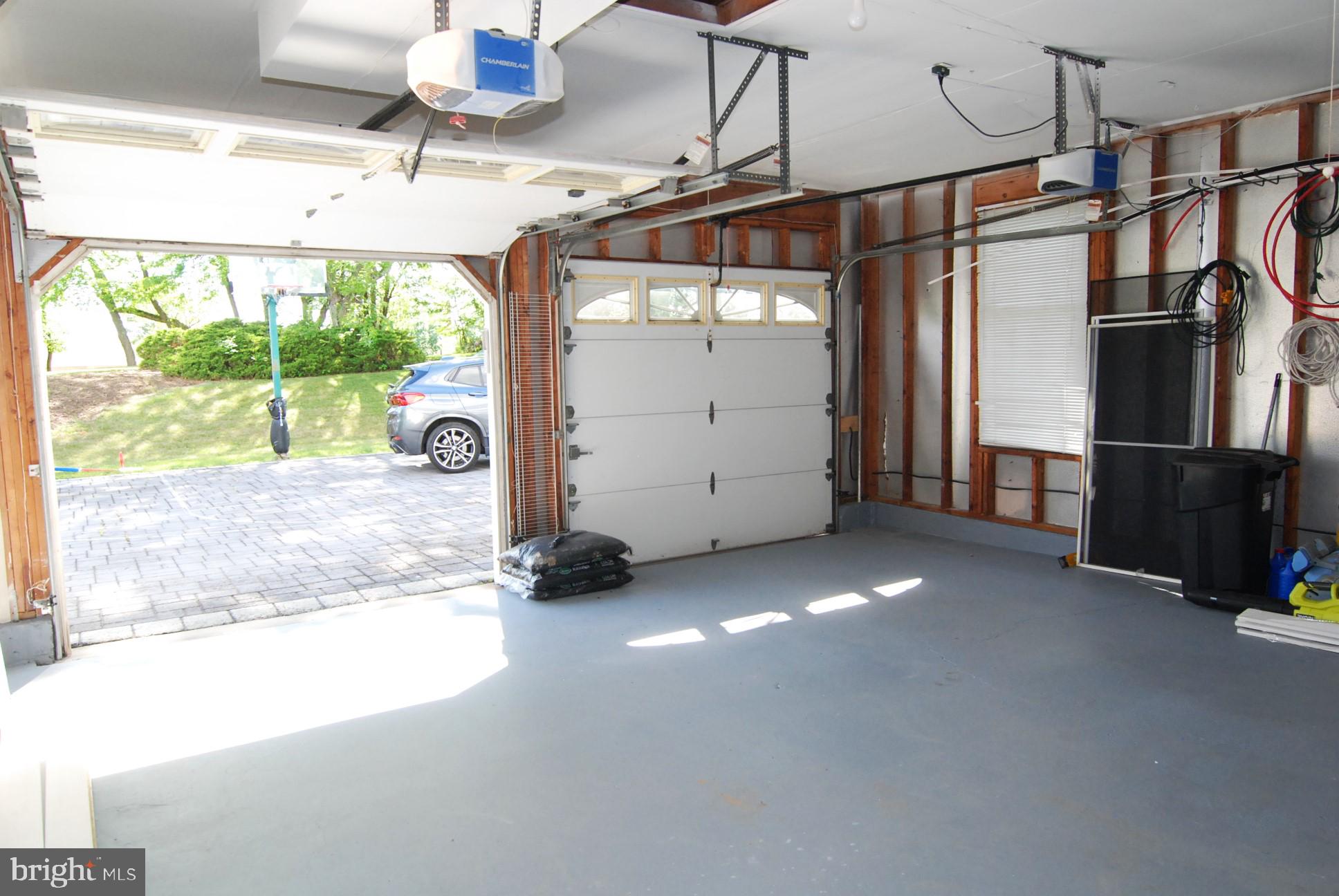 LAKEVIEW ESTS - Residential