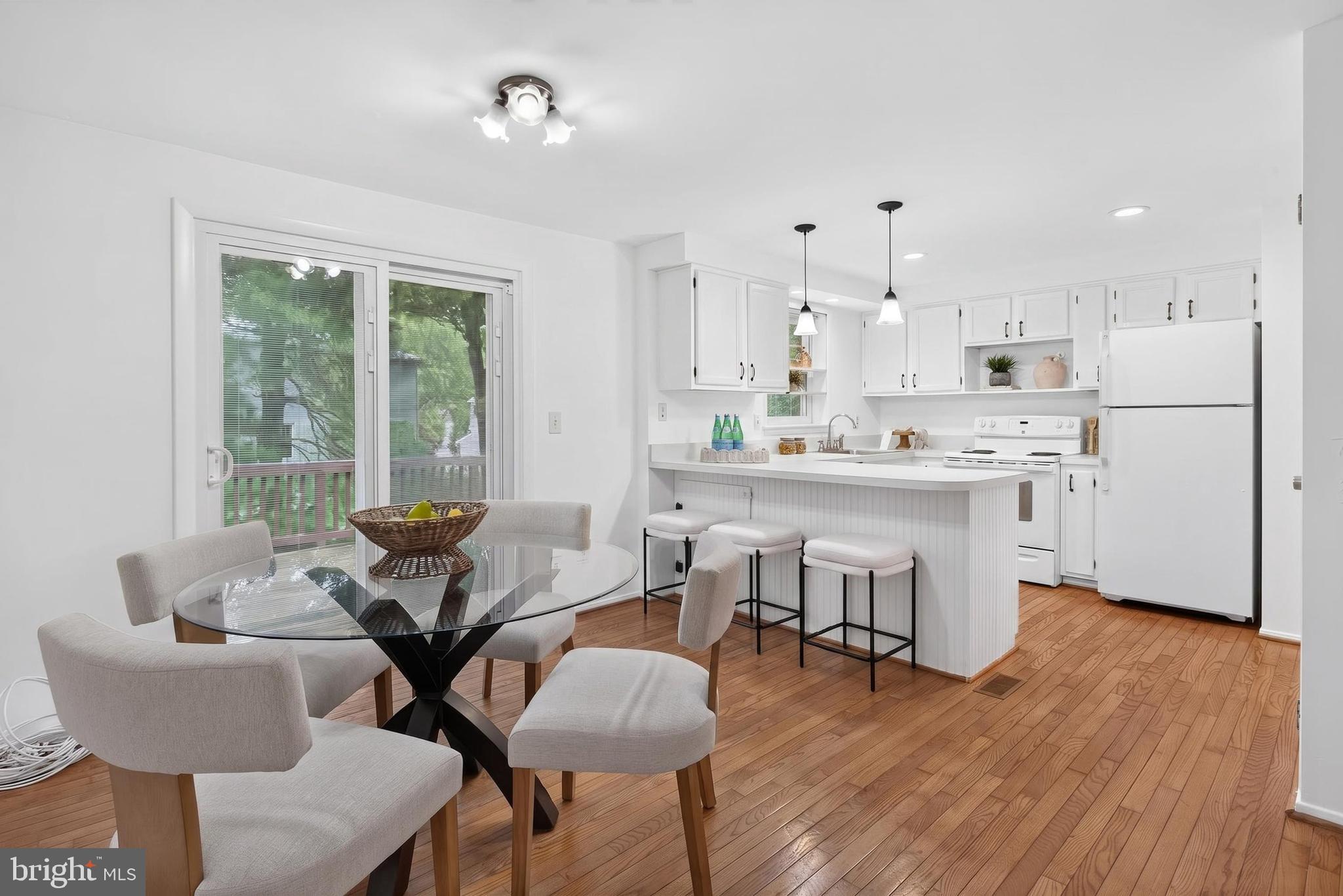 MIDDLEBRIDGE - Residential