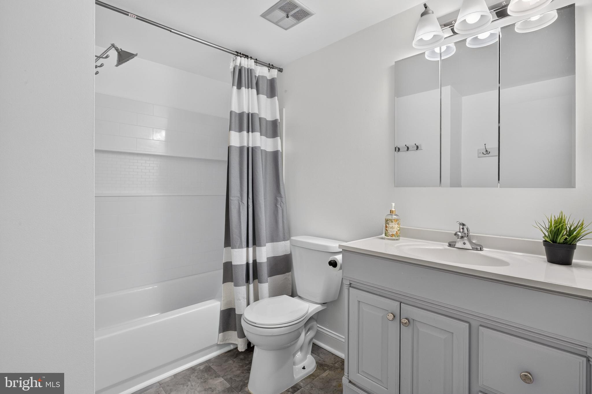 MIDDLEBRIDGE - Residential