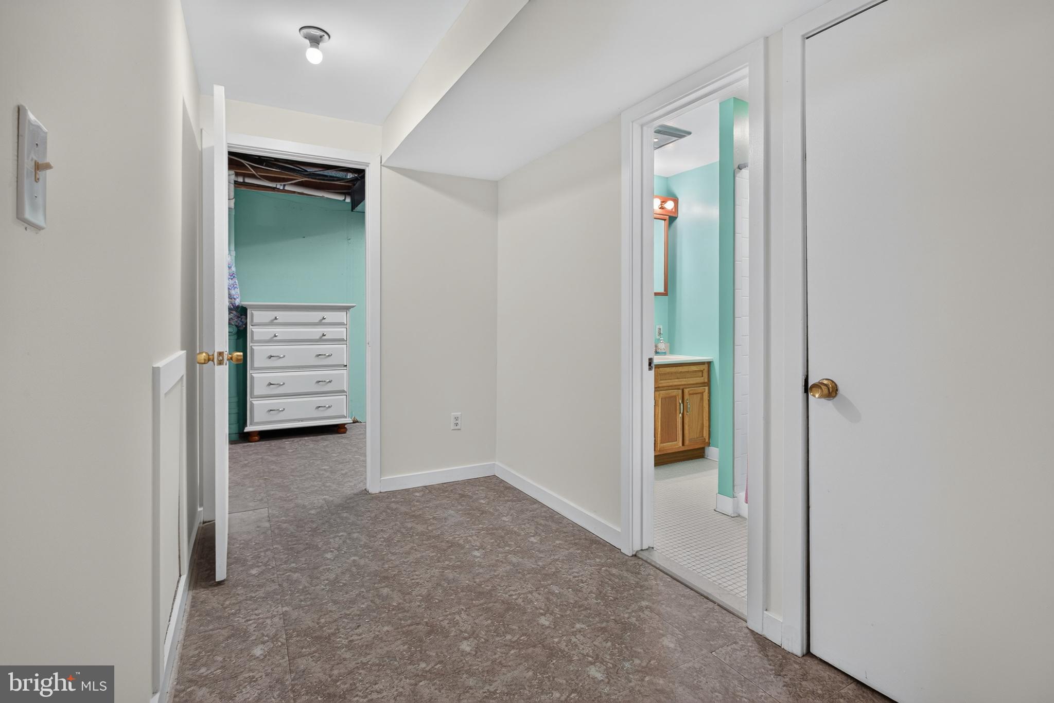 MIDDLEBRIDGE - Residential
