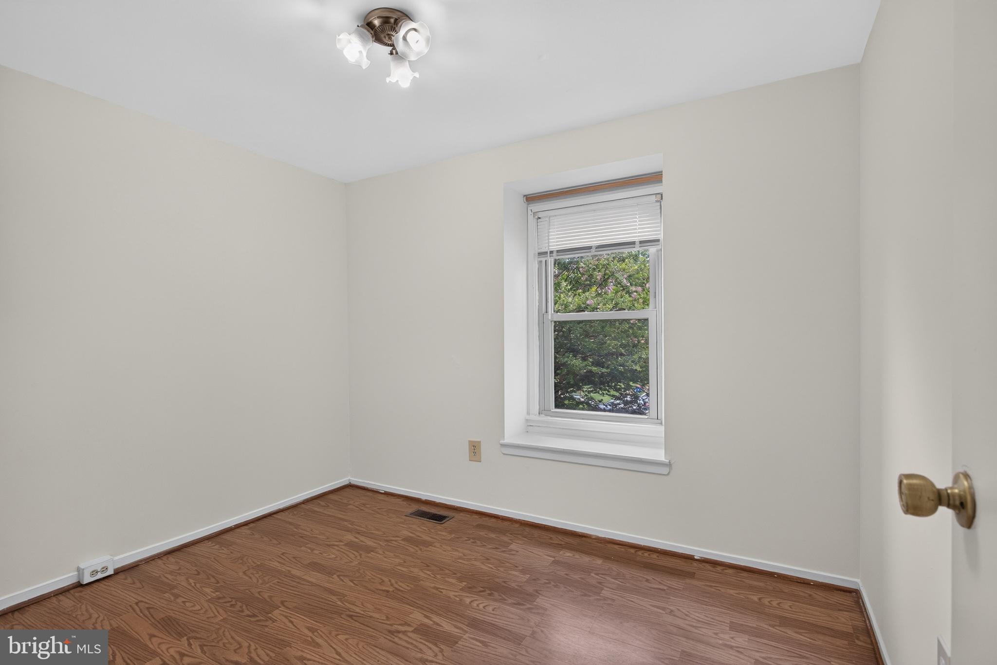 MIDDLEBRIDGE - Residential
