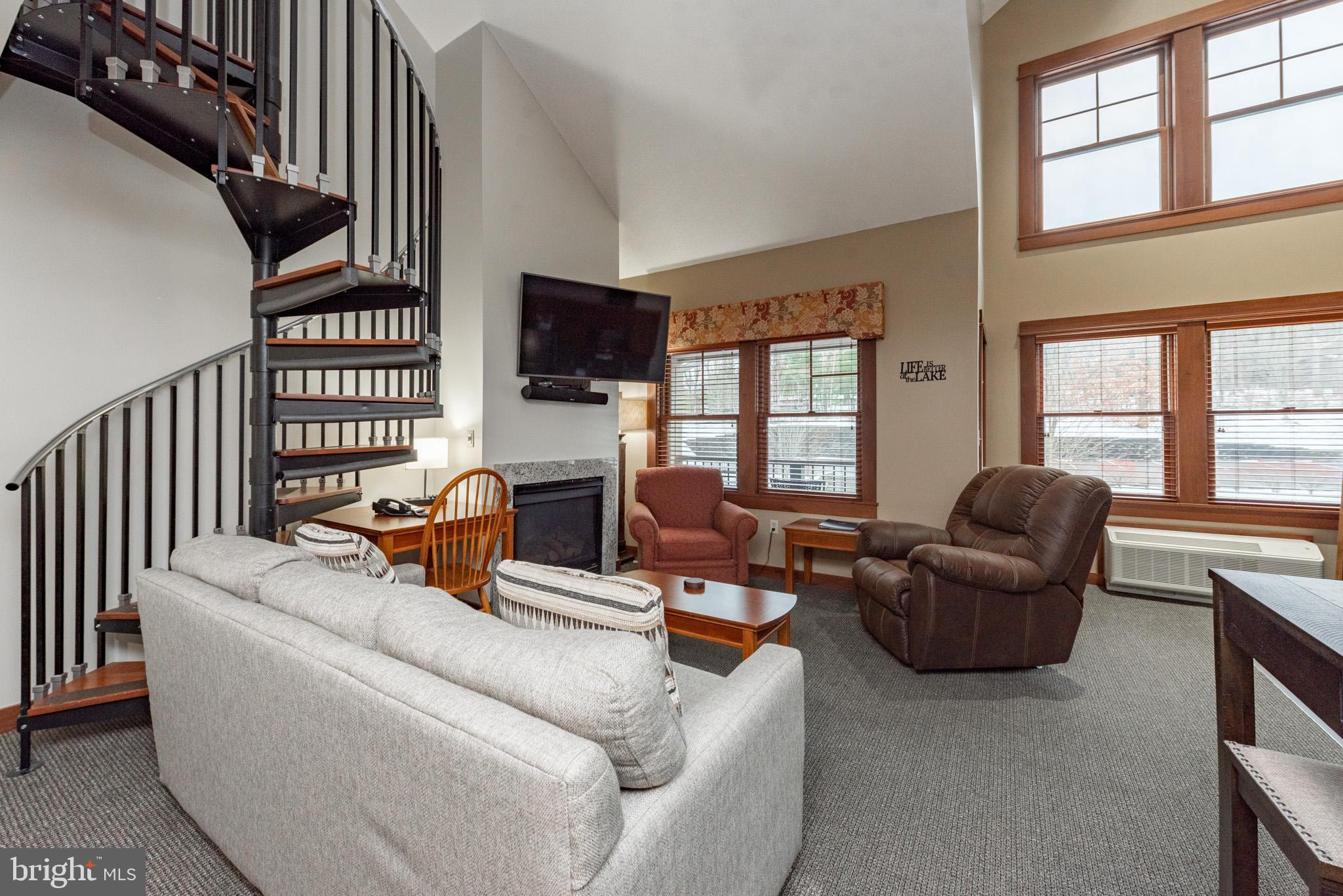 SILVER TREE SUITES - Residential