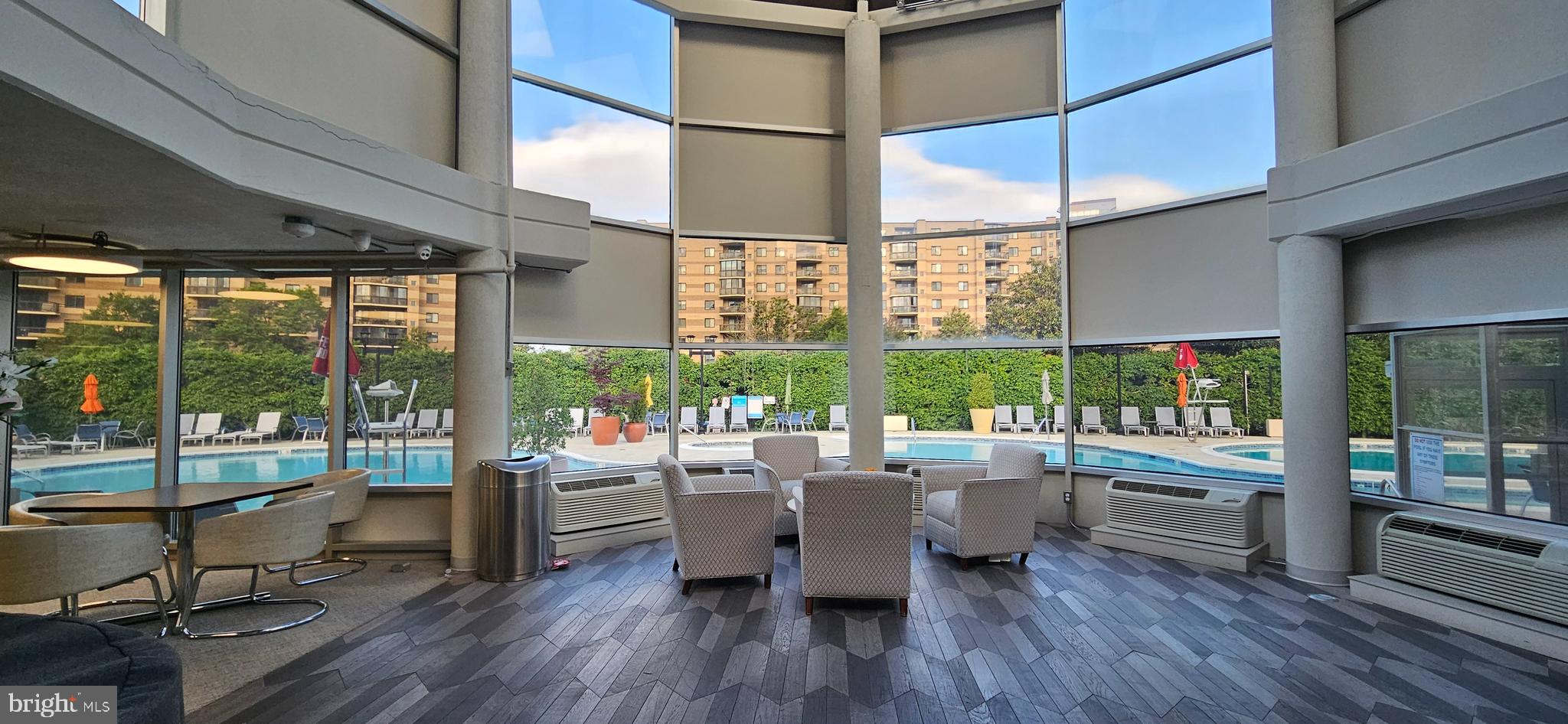 ROTONDA - Residential