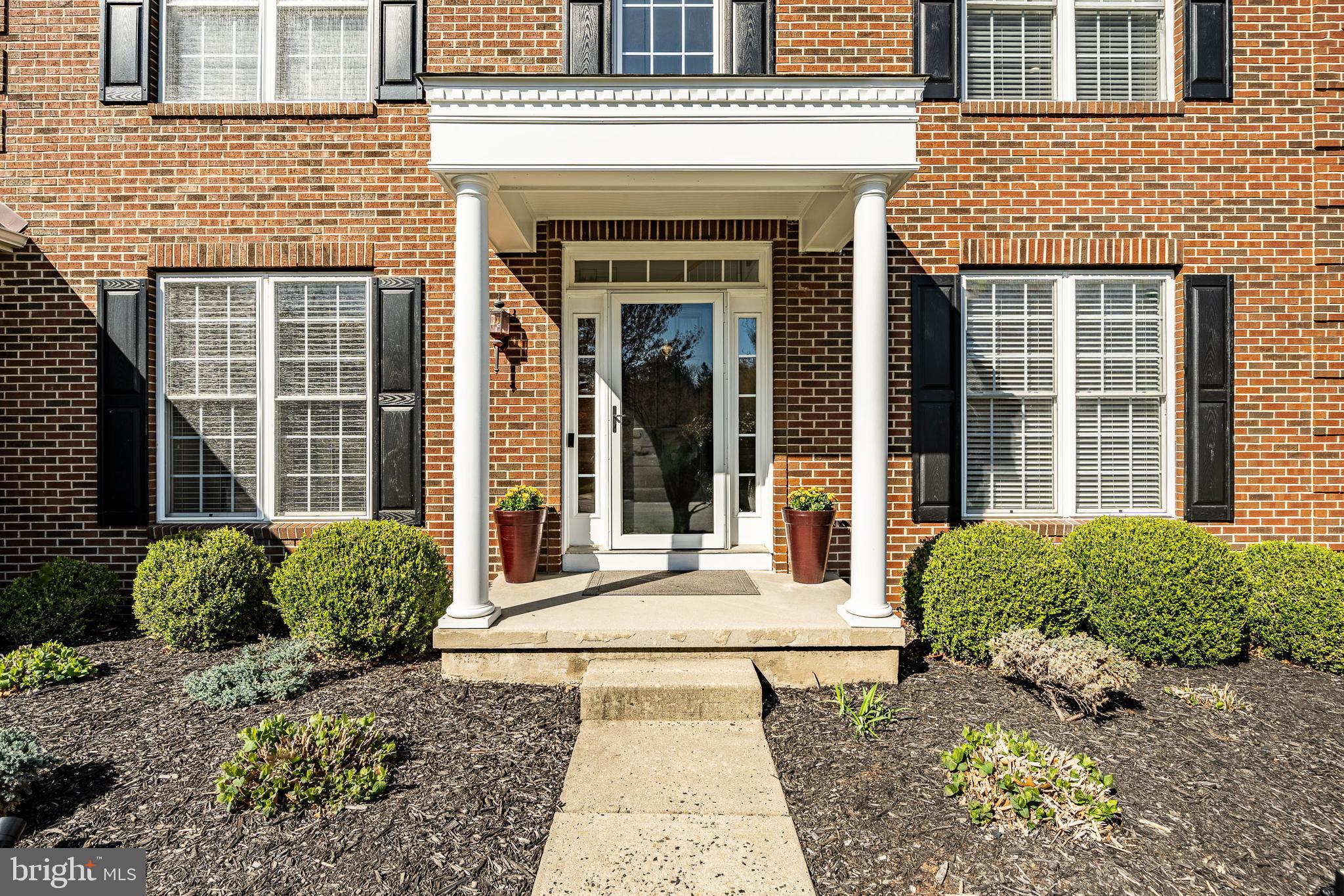 EAGLE HUNT - Residential