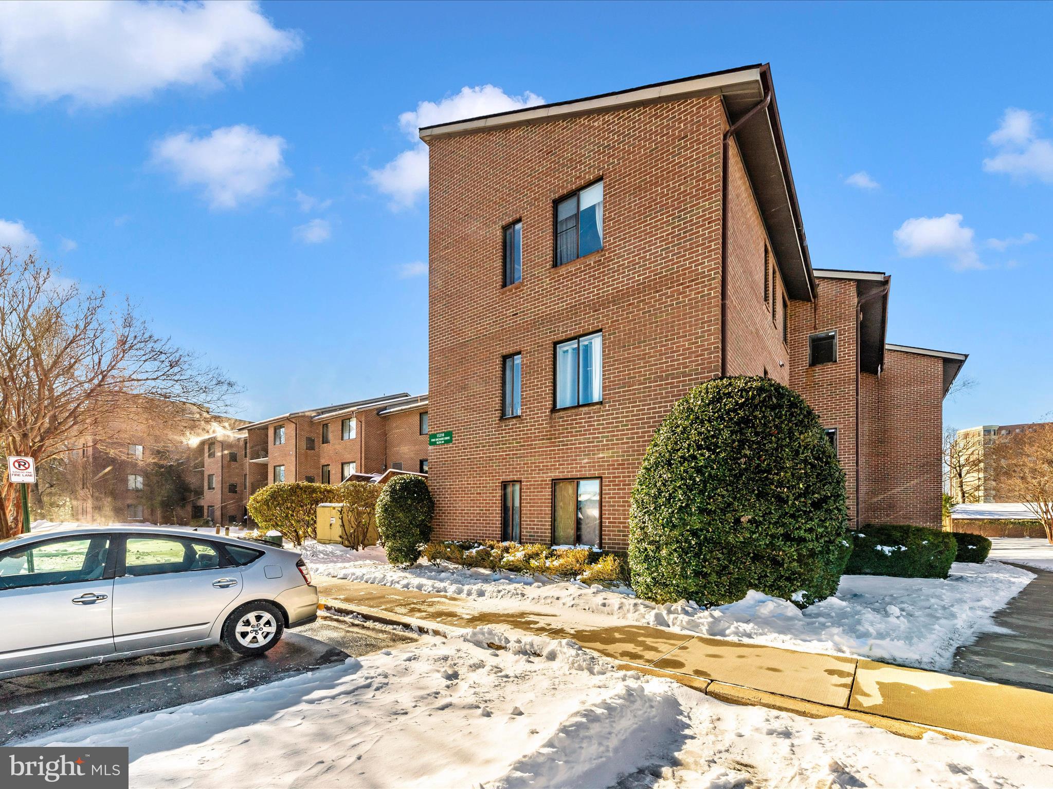 LEISURE WORLD - Residential