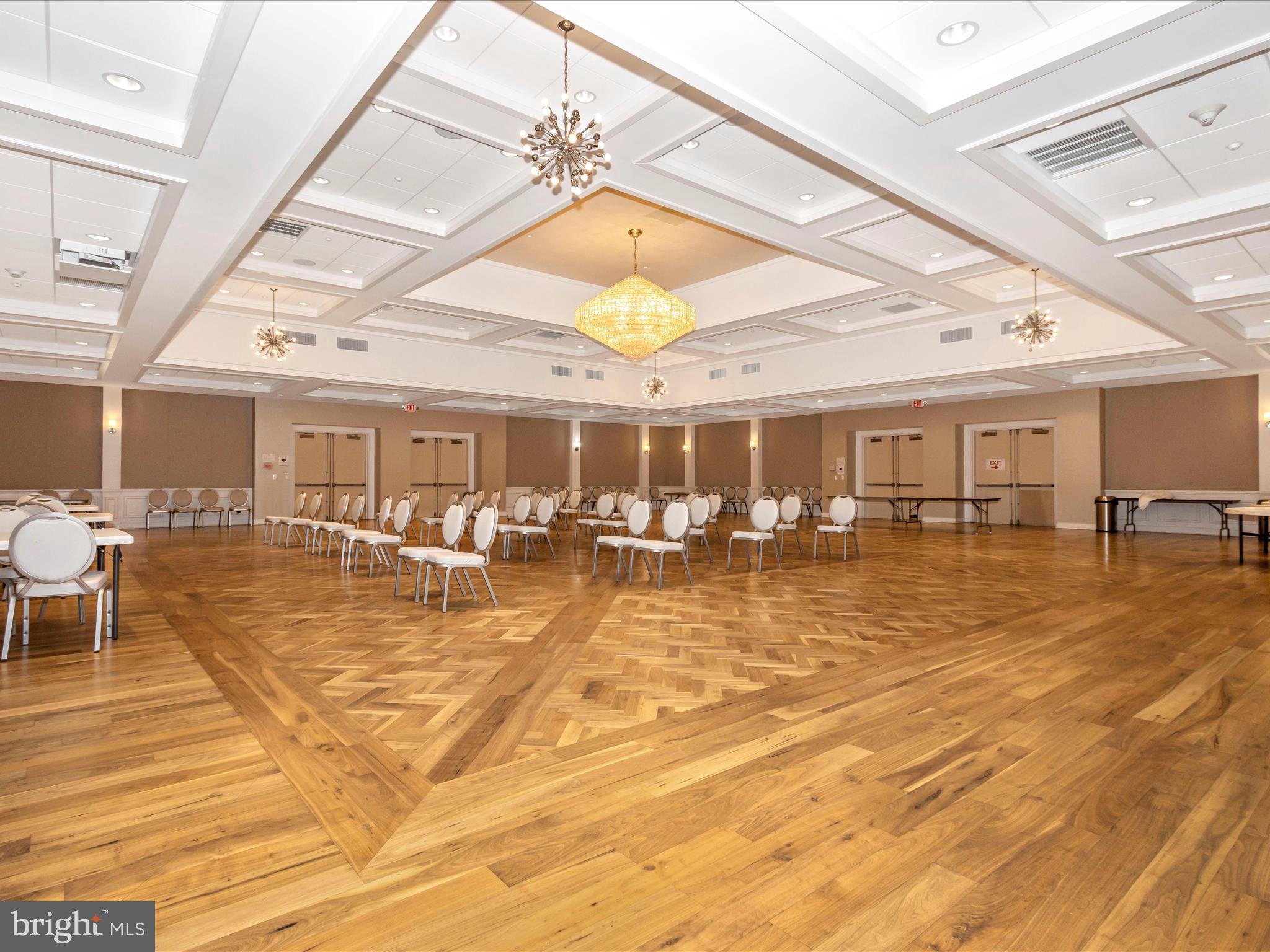 LEISURE WORLD - Residential