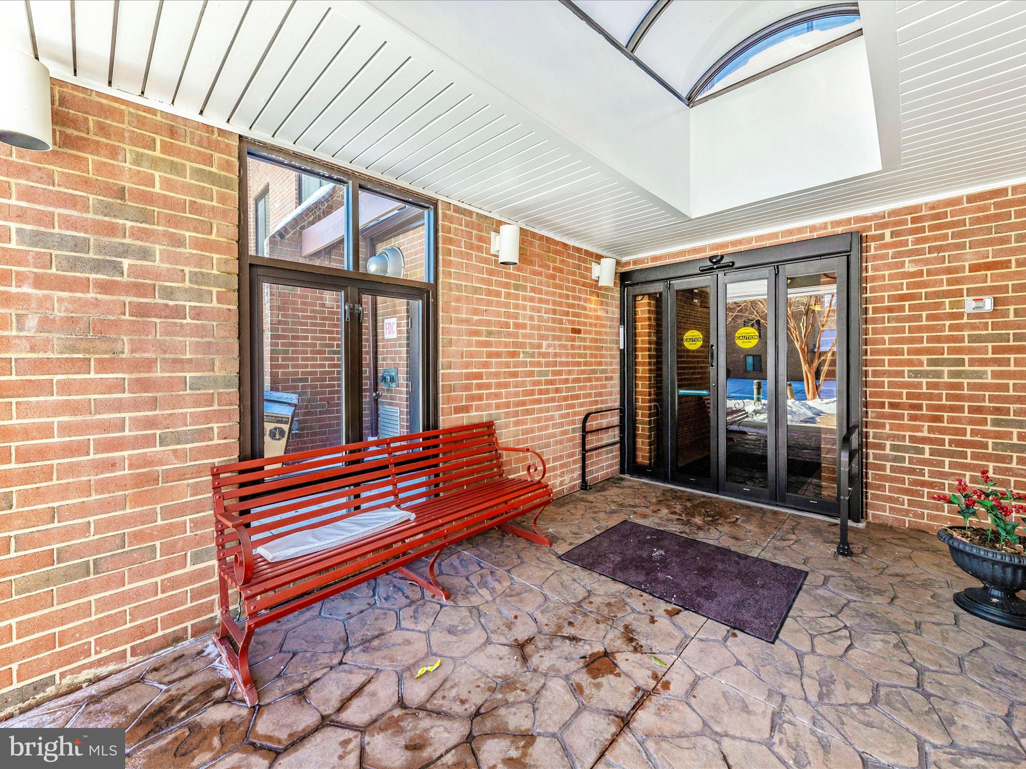 LEISURE WORLD - Residential