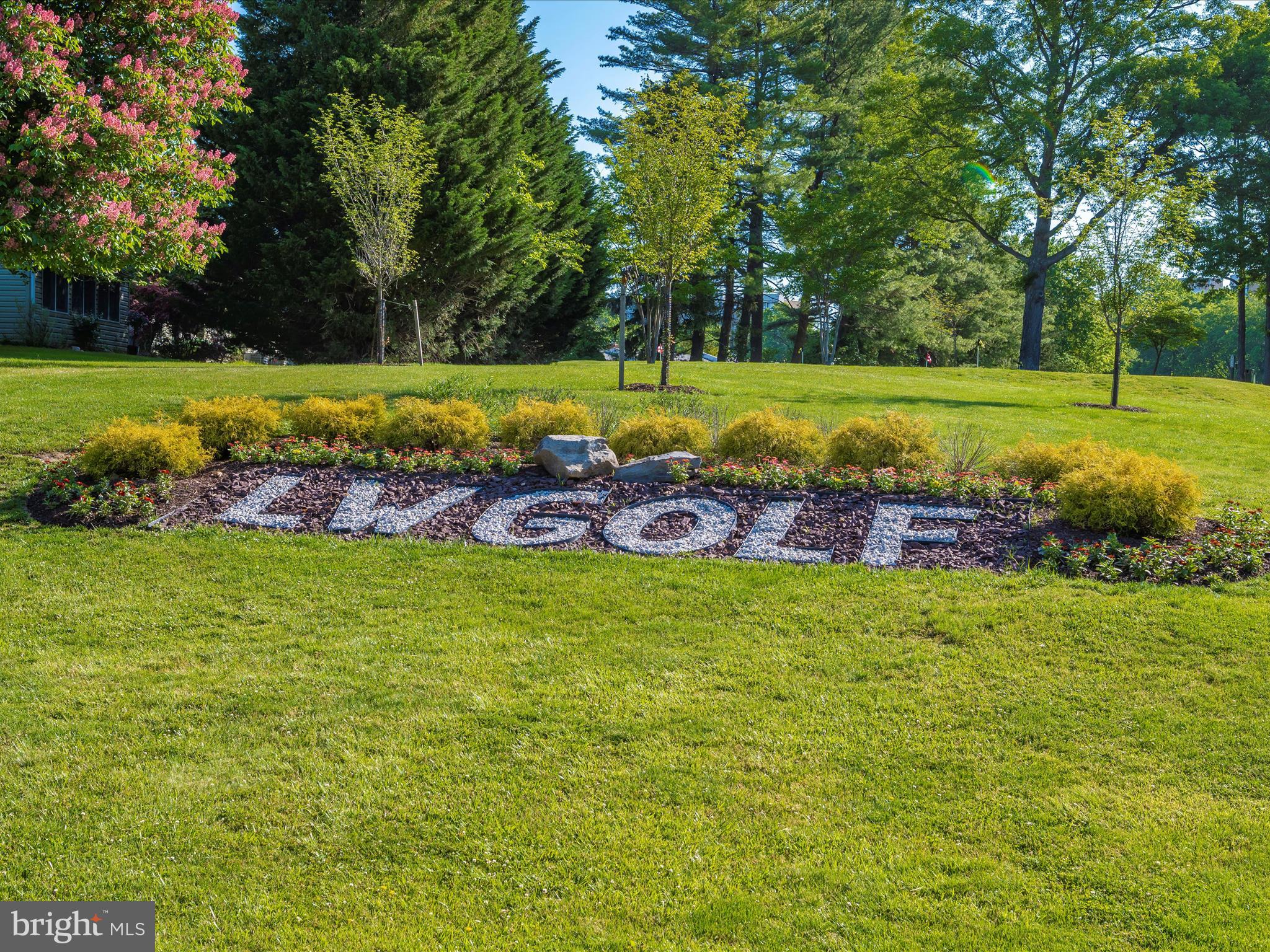 LEISURE WORLD - Residential