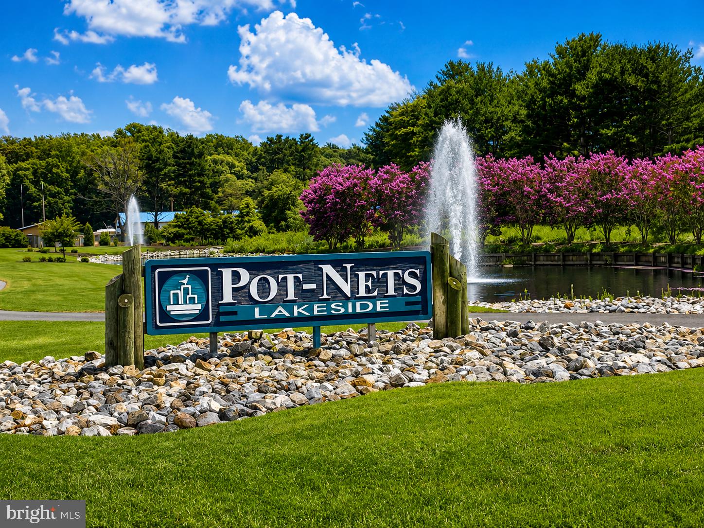 POTNETS LAKESIDE - Residential