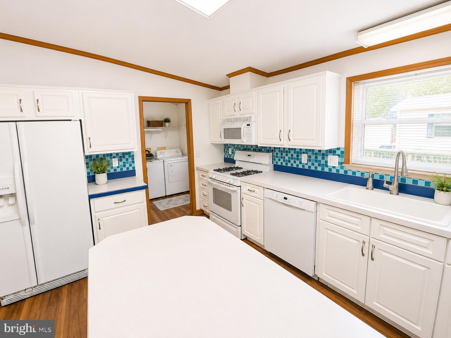 POTNETS LAKESIDE - Residential