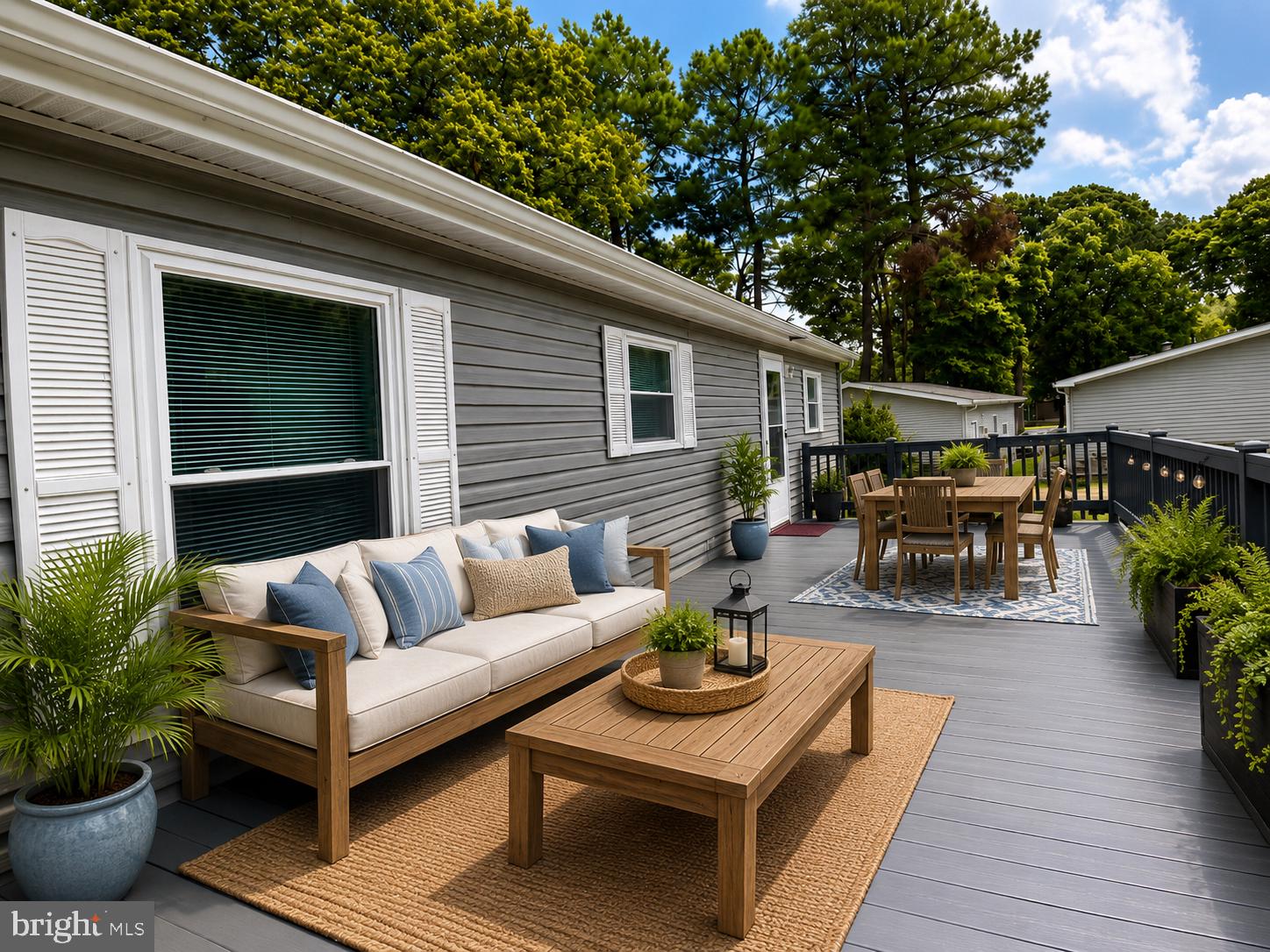 POTNETS LAKESIDE - Residential