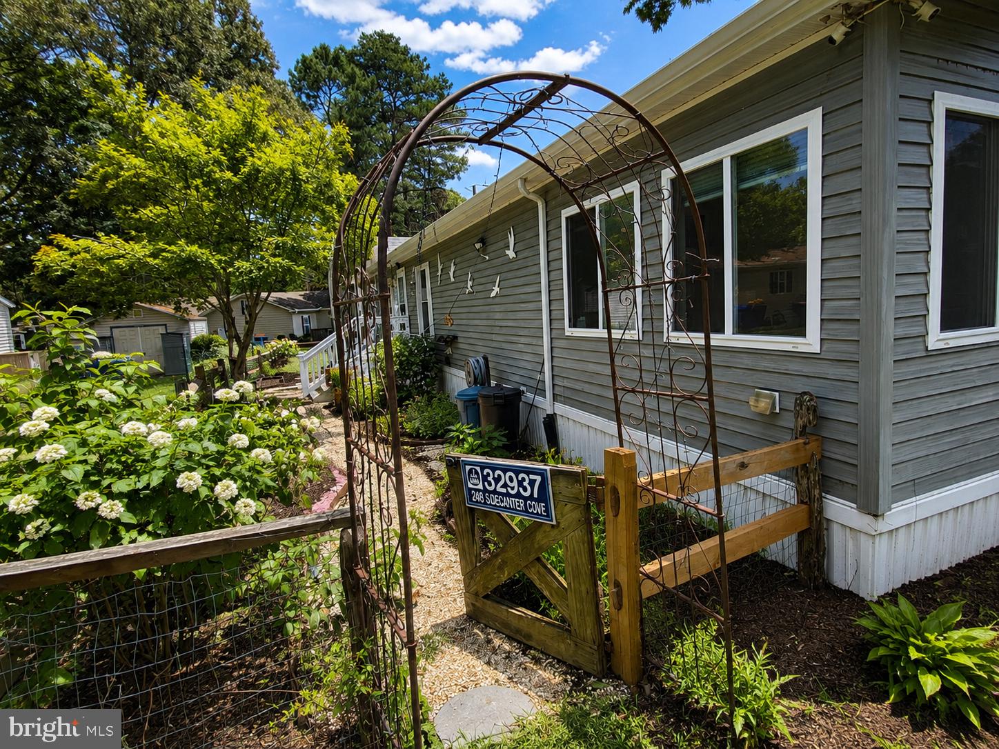 POTNETS LAKESIDE - Residential