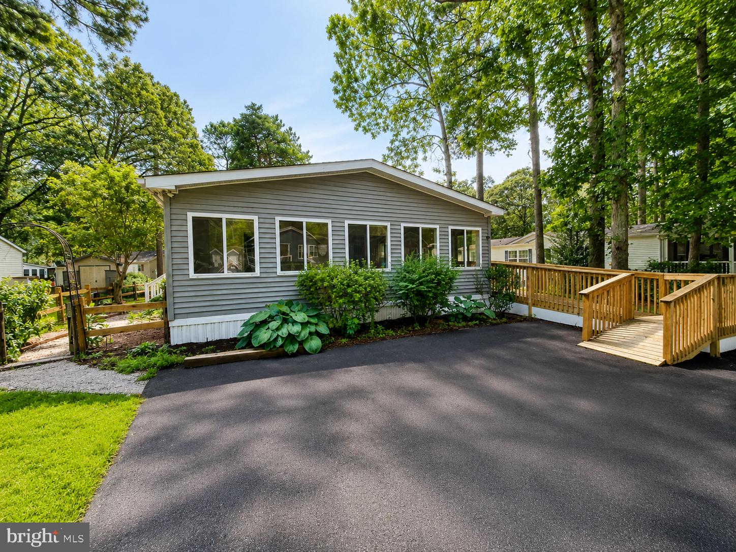 POTNETS LAKESIDE - Residential