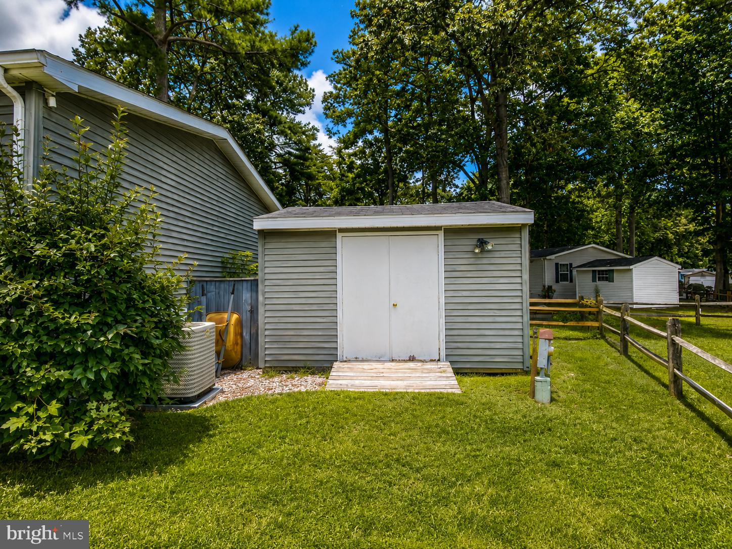 POTNETS LAKESIDE - Residential