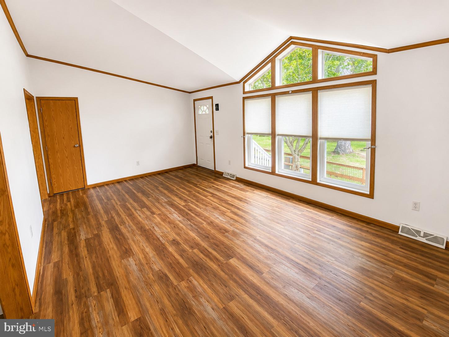 POTNETS LAKESIDE - Residential