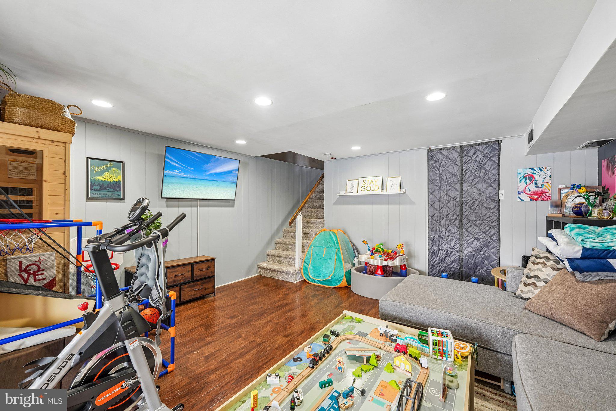 ROBERTS PARK - Residential
