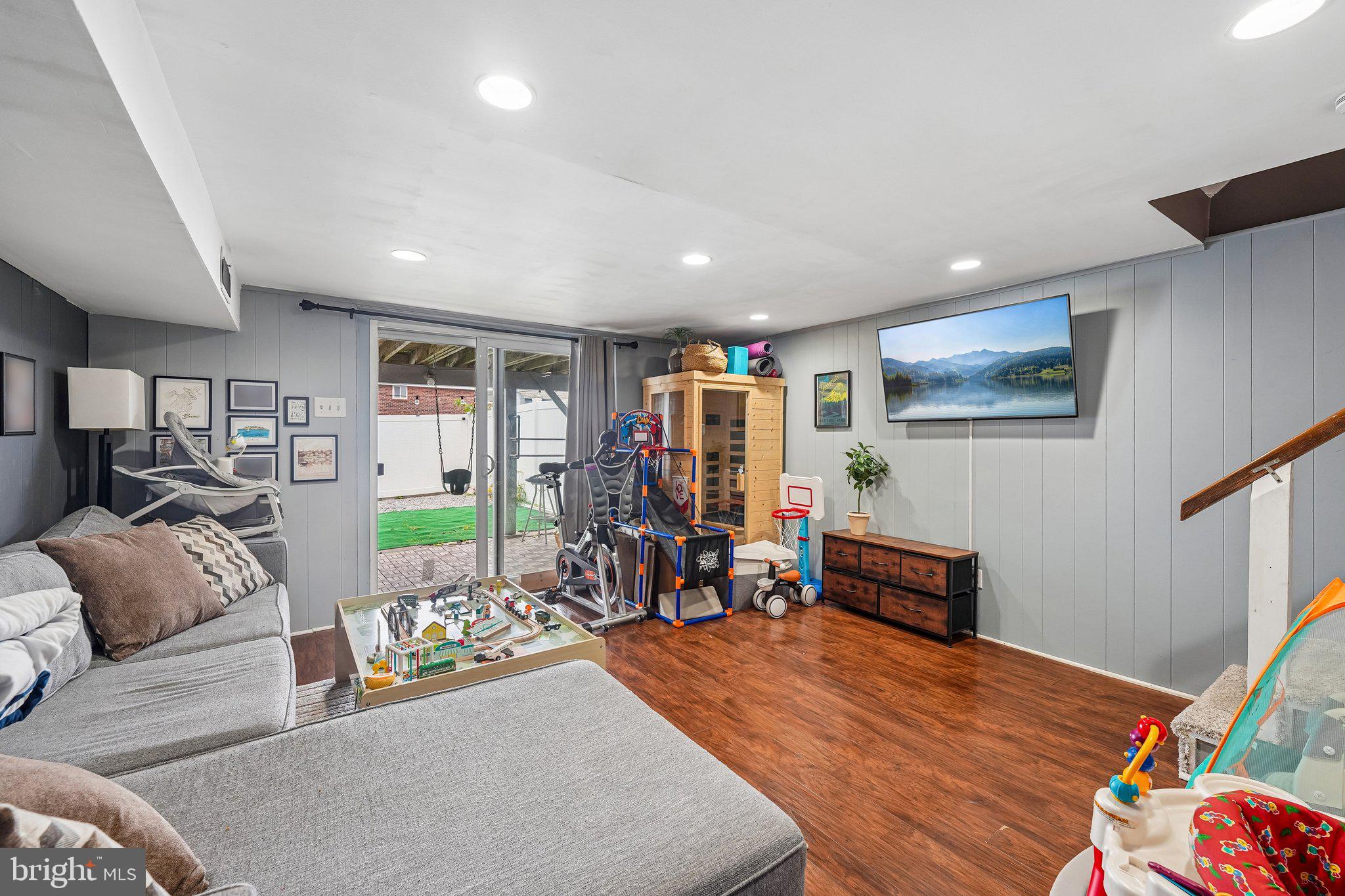 ROBERTS PARK - Residential