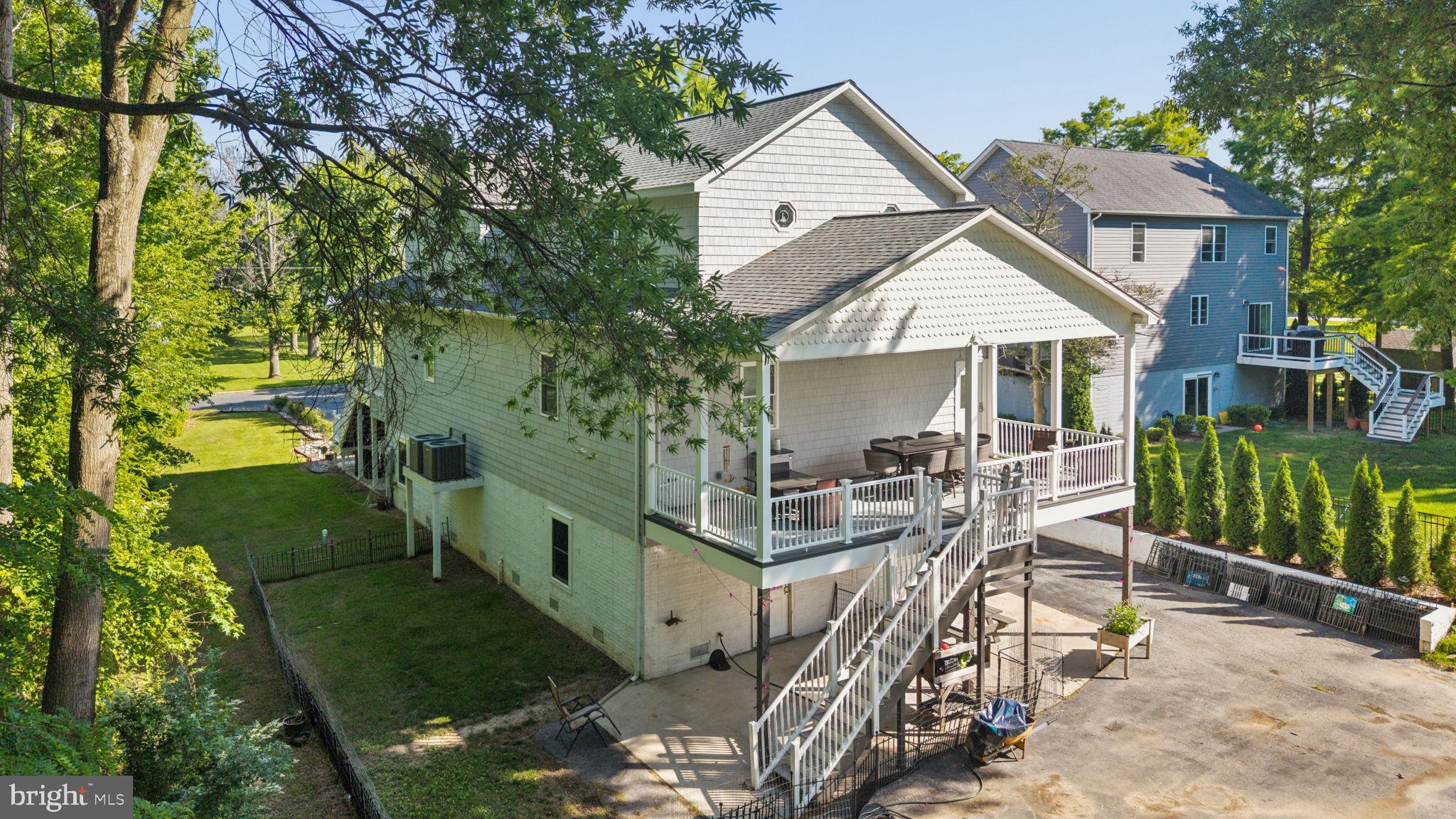 BOWLEYS QUARTERS - Residential