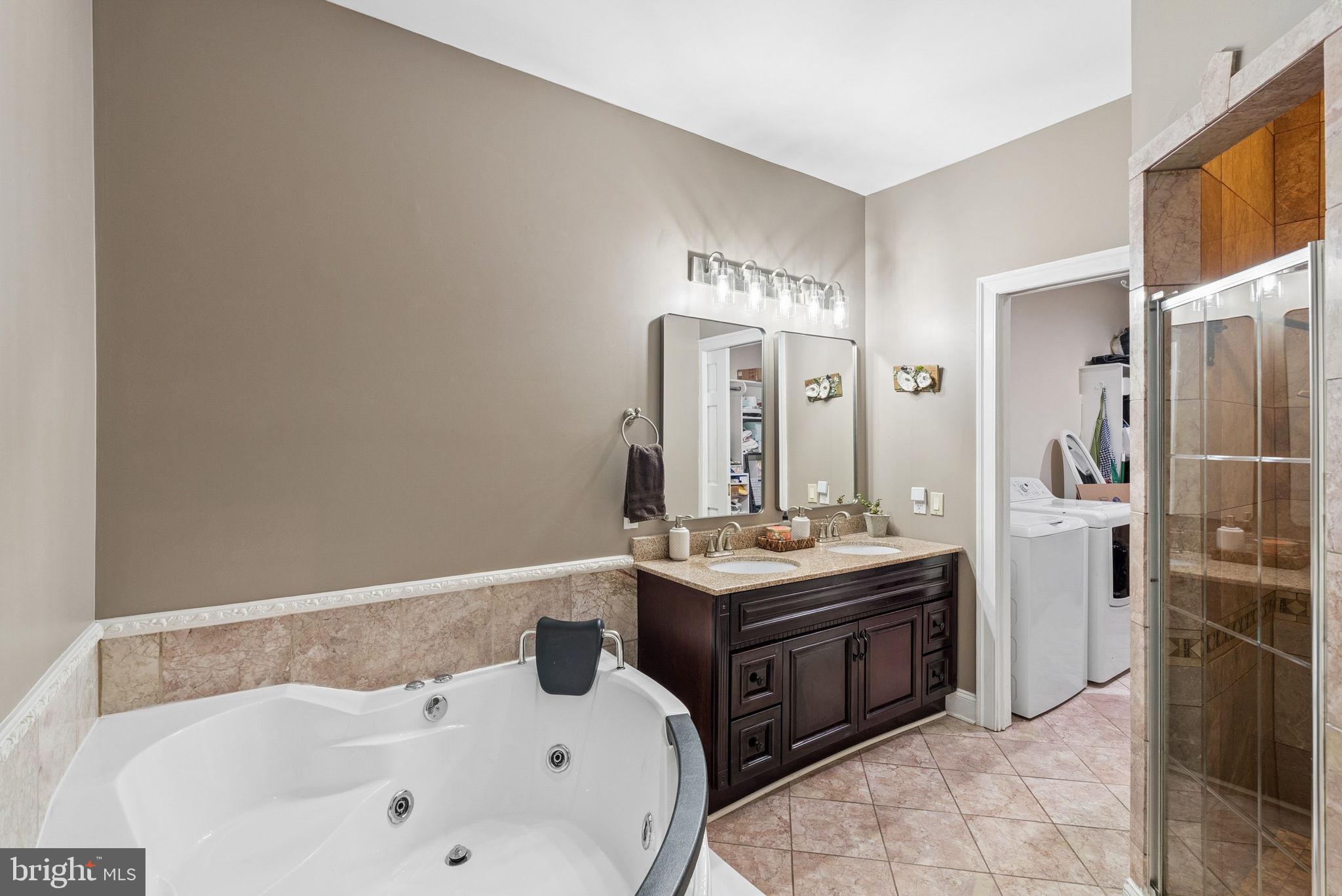 BOWLEYS QUARTERS - Residential
