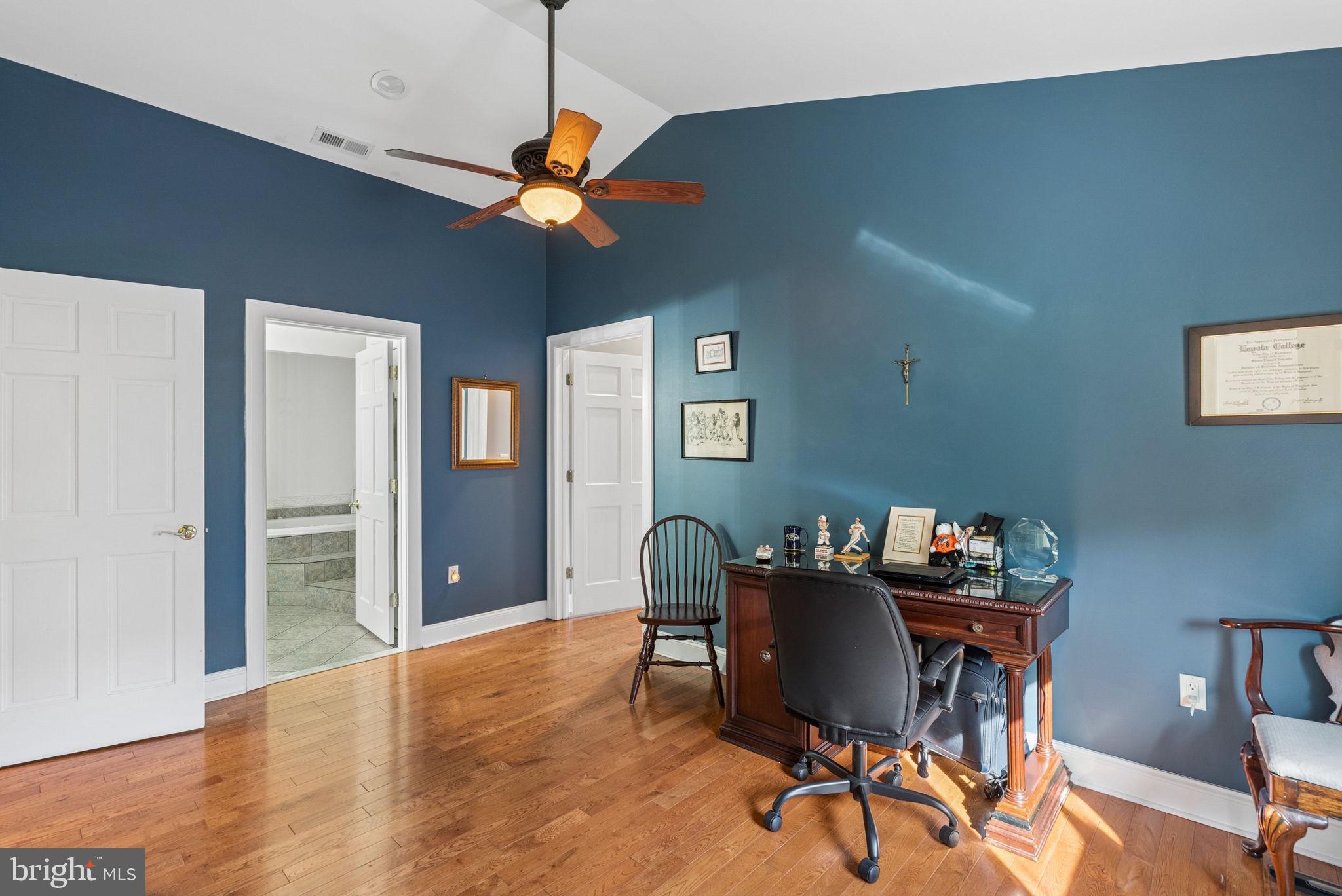 BOWLEYS QUARTERS - Residential