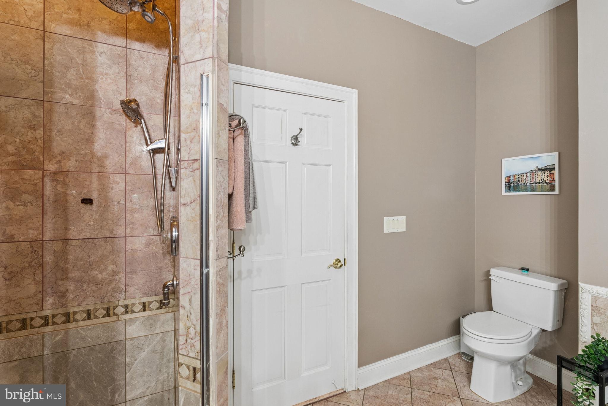BOWLEYS QUARTERS - Residential