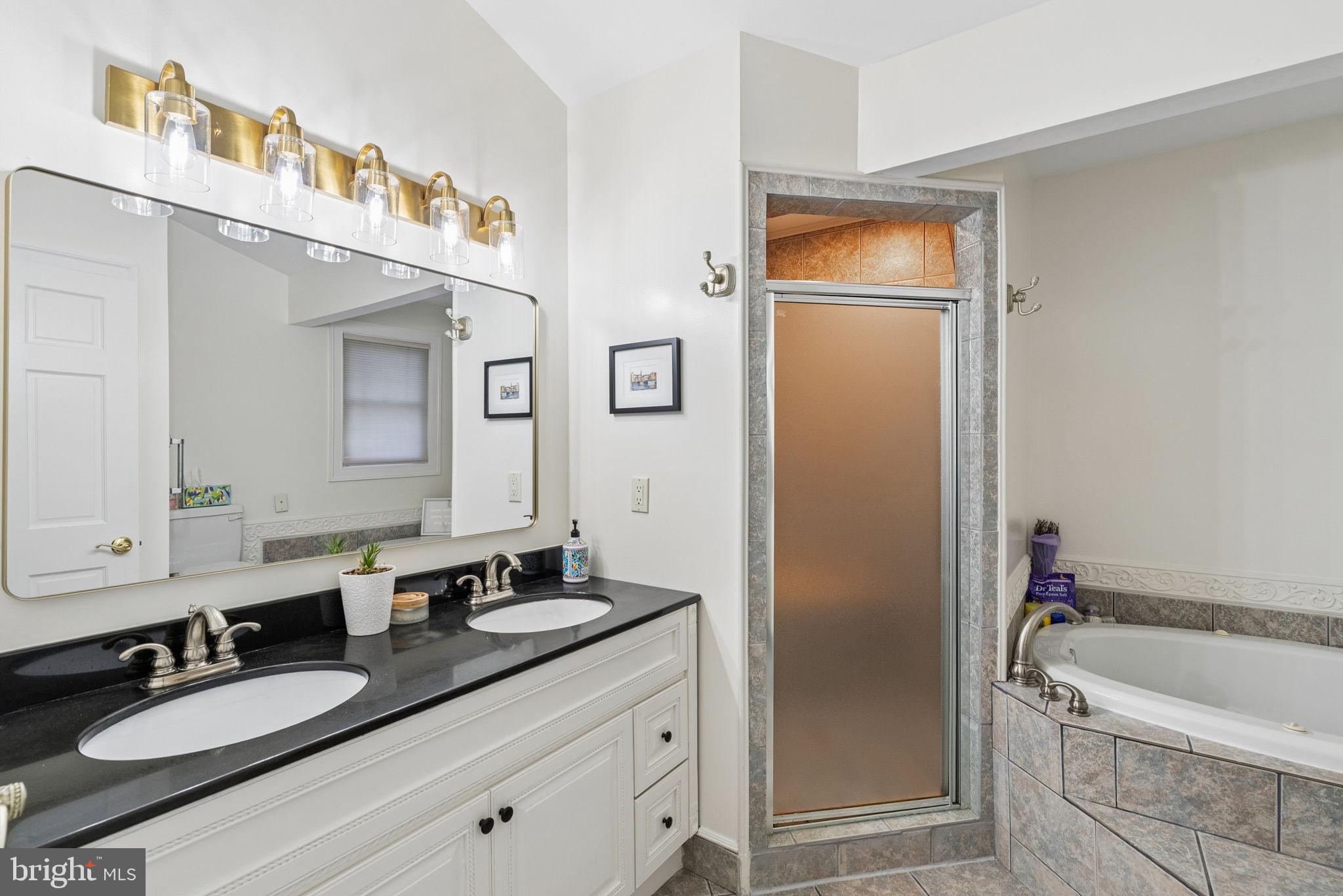 BOWLEYS QUARTERS - Residential