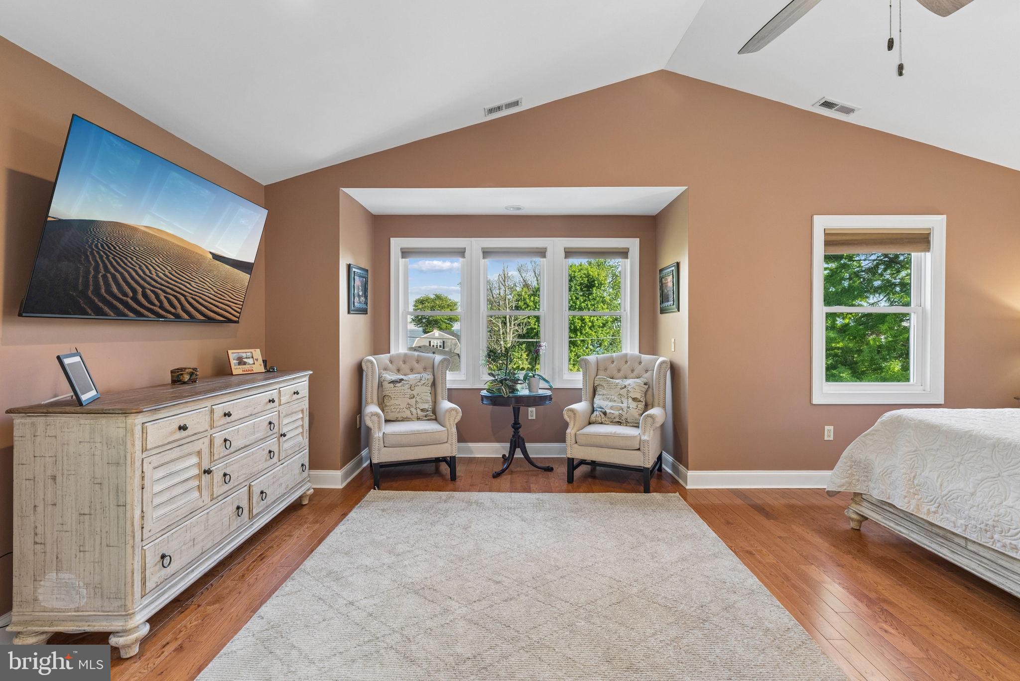 BOWLEYS QUARTERS - Residential