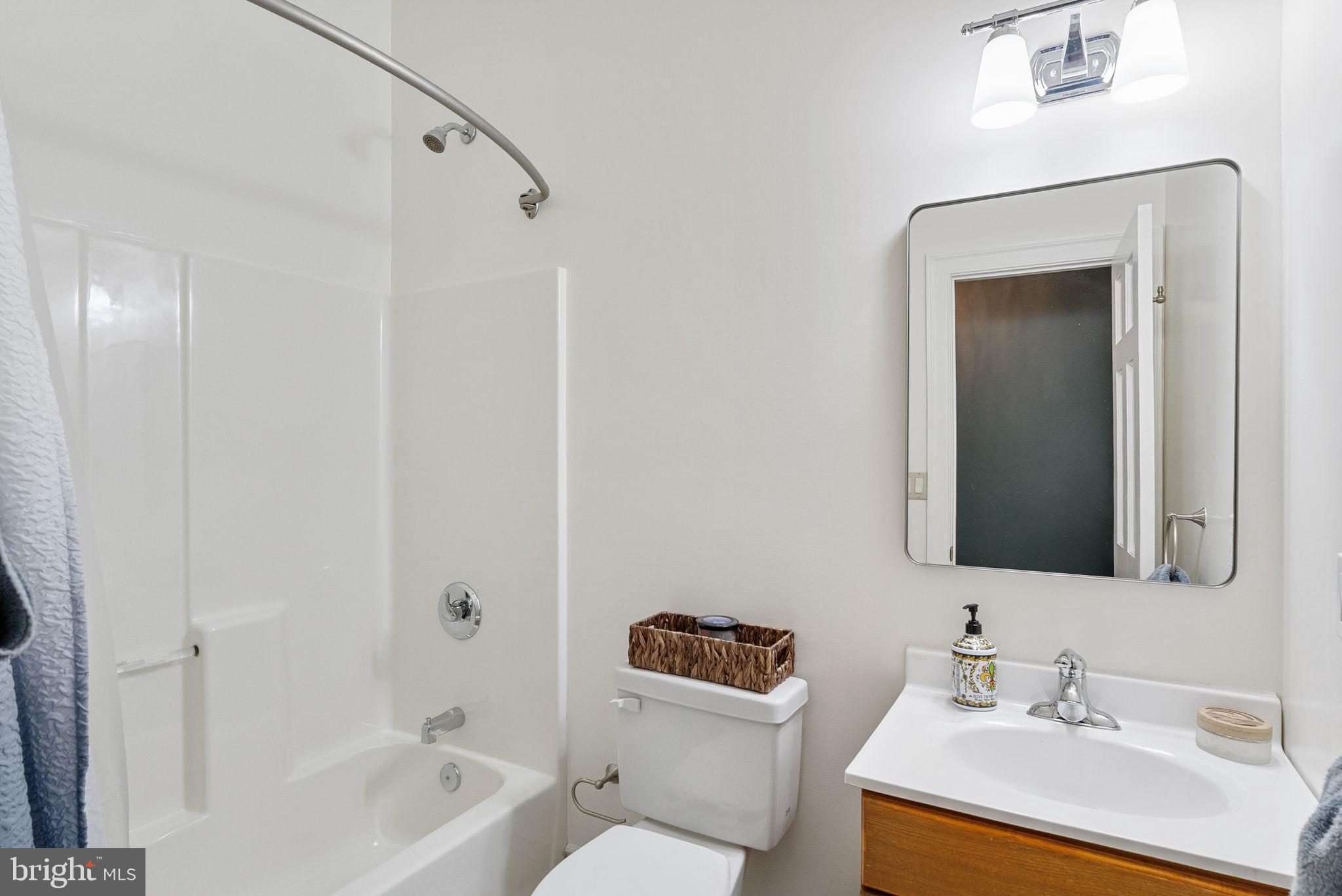 BOWLEYS QUARTERS - Residential