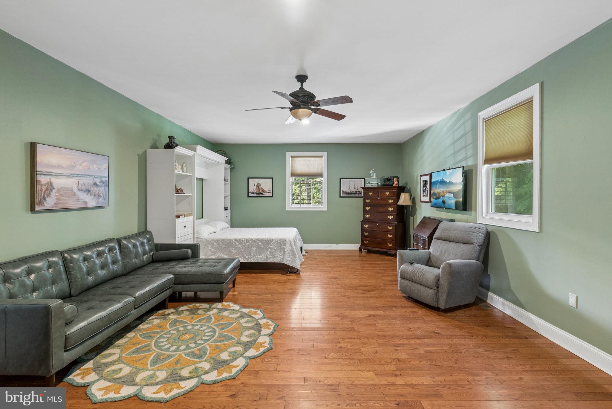 BOWLEYS QUARTERS - Residential