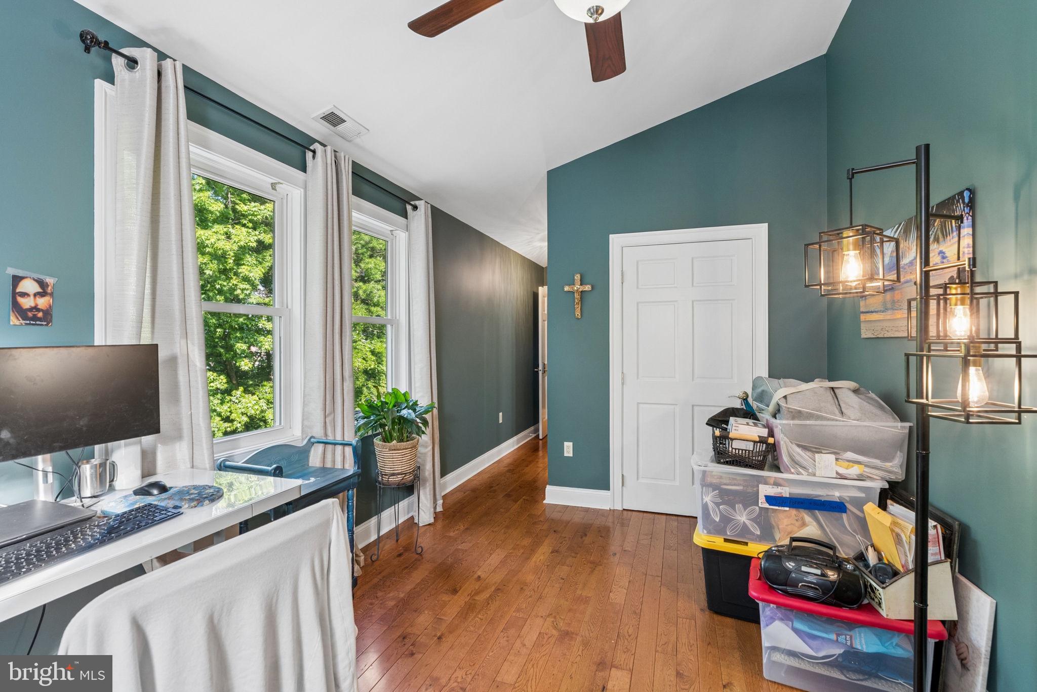 BOWLEYS QUARTERS - Residential