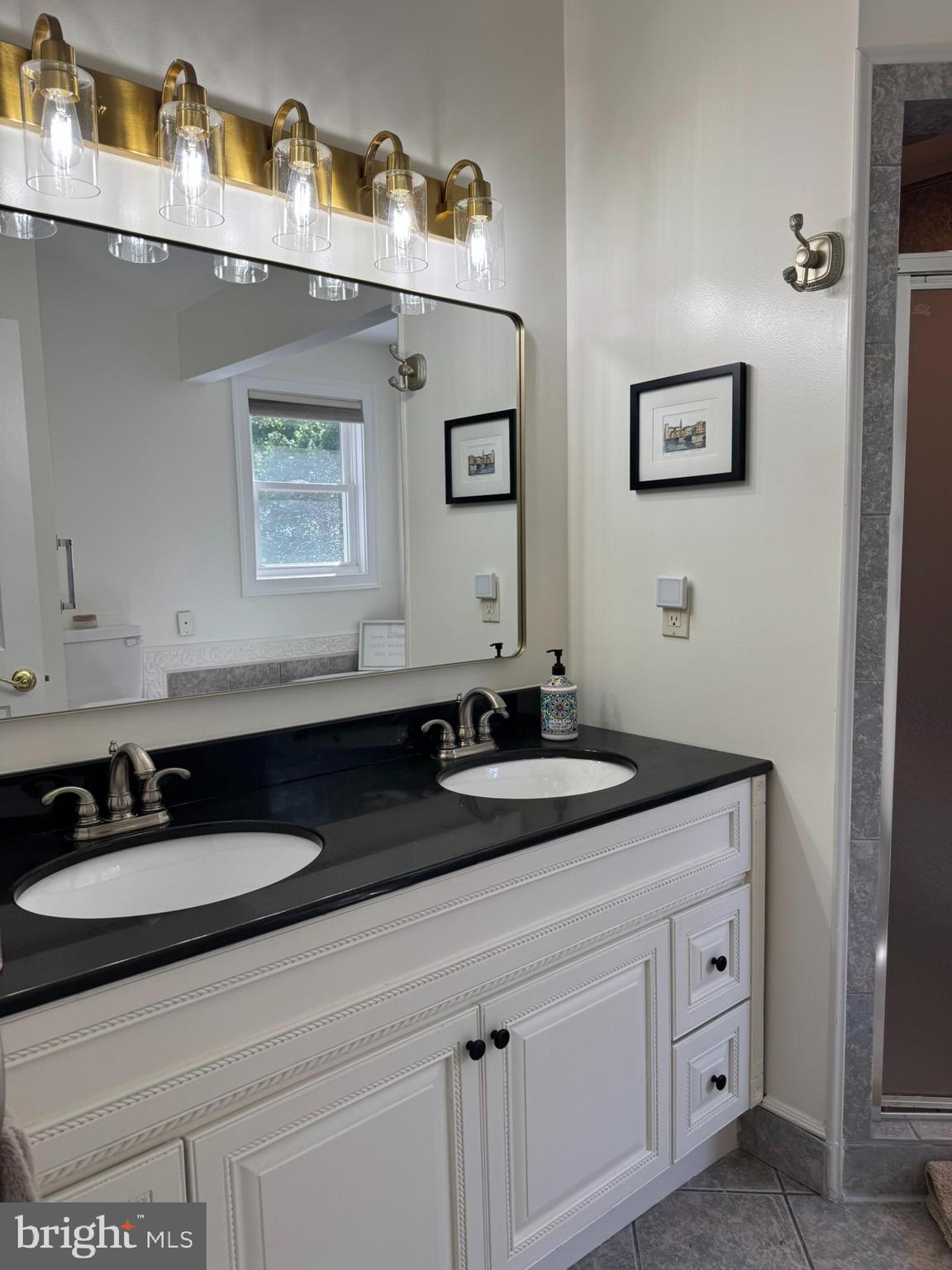 BOWLEYS QUARTERS - Residential