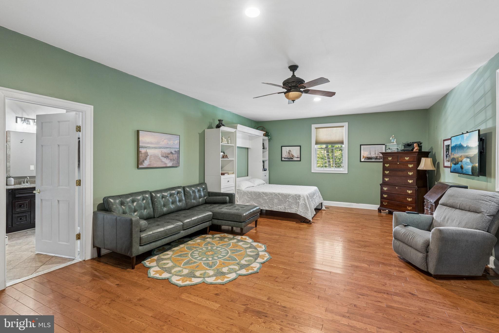 BOWLEYS QUARTERS - Residential