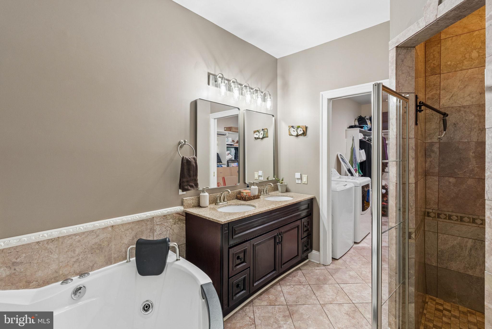 BOWLEYS QUARTERS - Residential