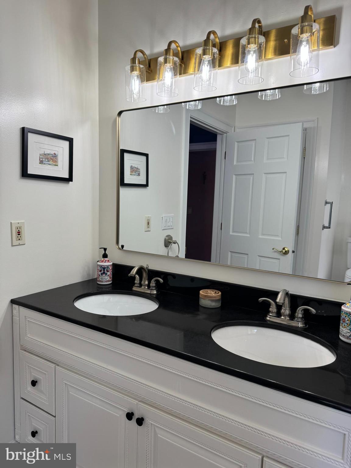BOWLEYS QUARTERS - Residential
