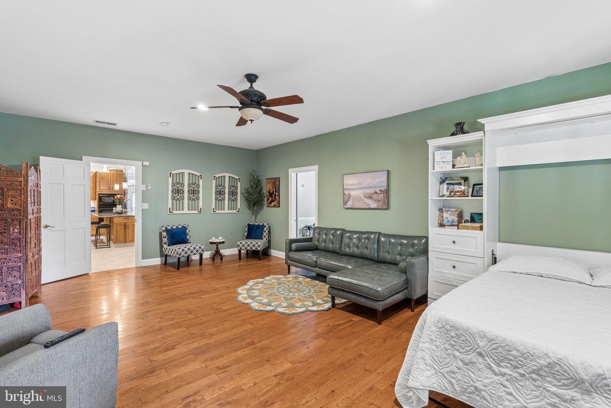 BOWLEYS QUARTERS - Residential