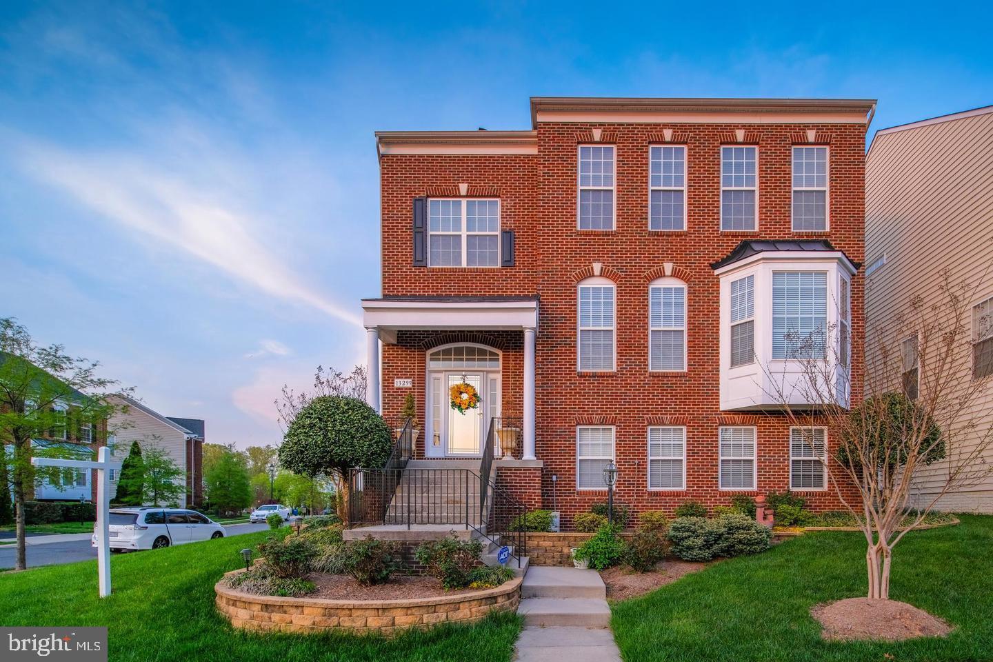 FAIRLAKES CROSSING - Residential
